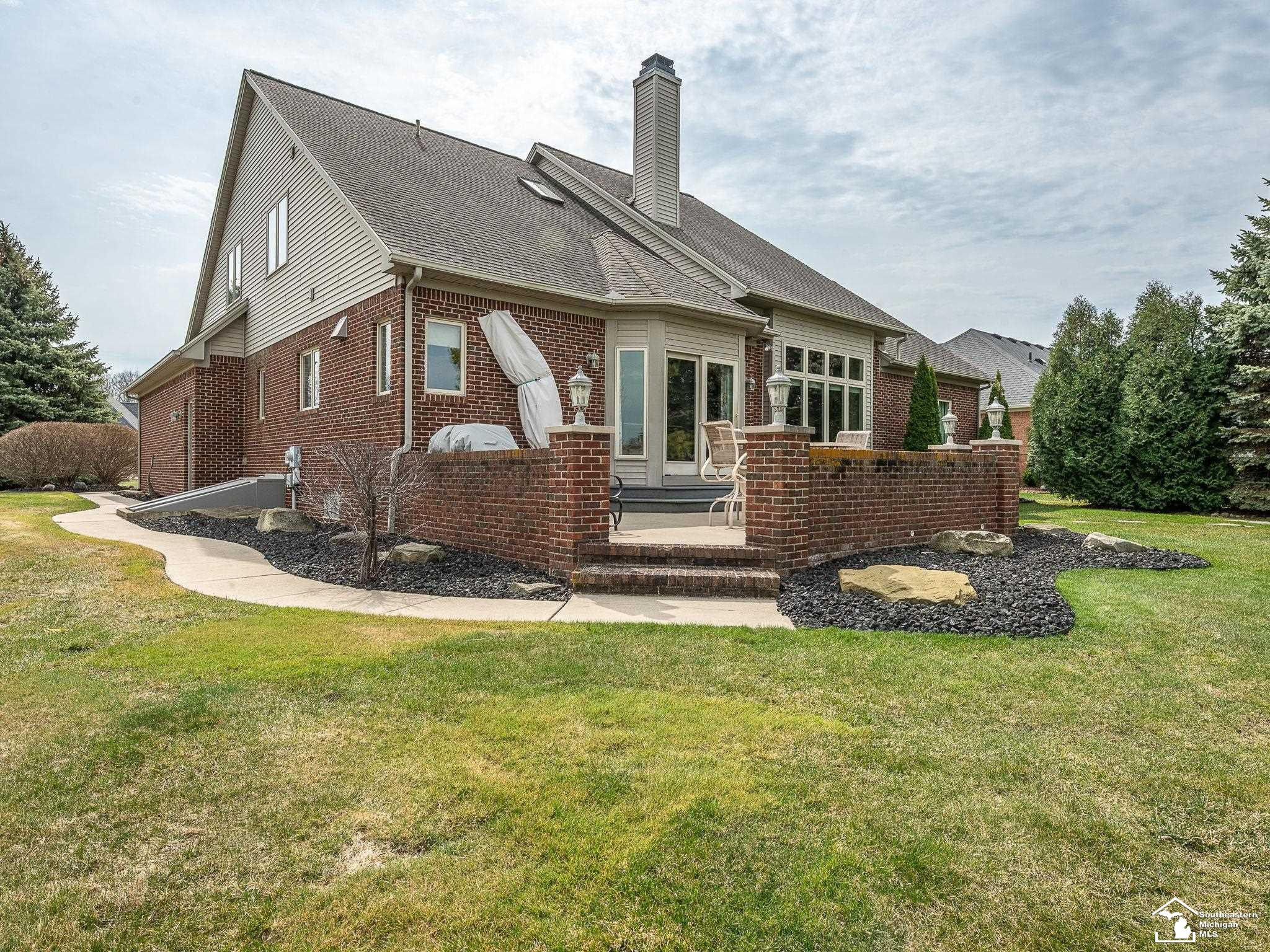 1033 Saint James Park Avenue, Monroe, MI 48161 — Photo 8