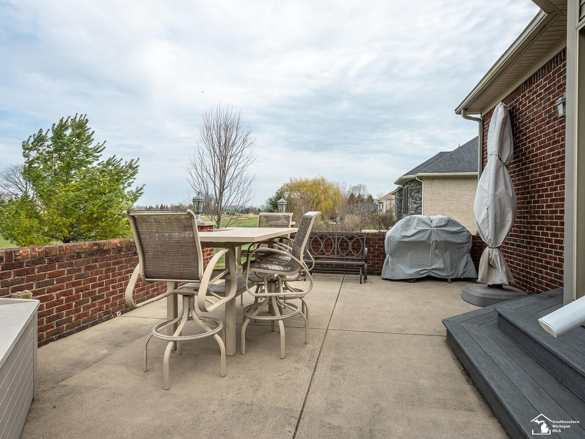 1033 Saint James Park Avenue, Monroe, MI 48161 — Photo 11