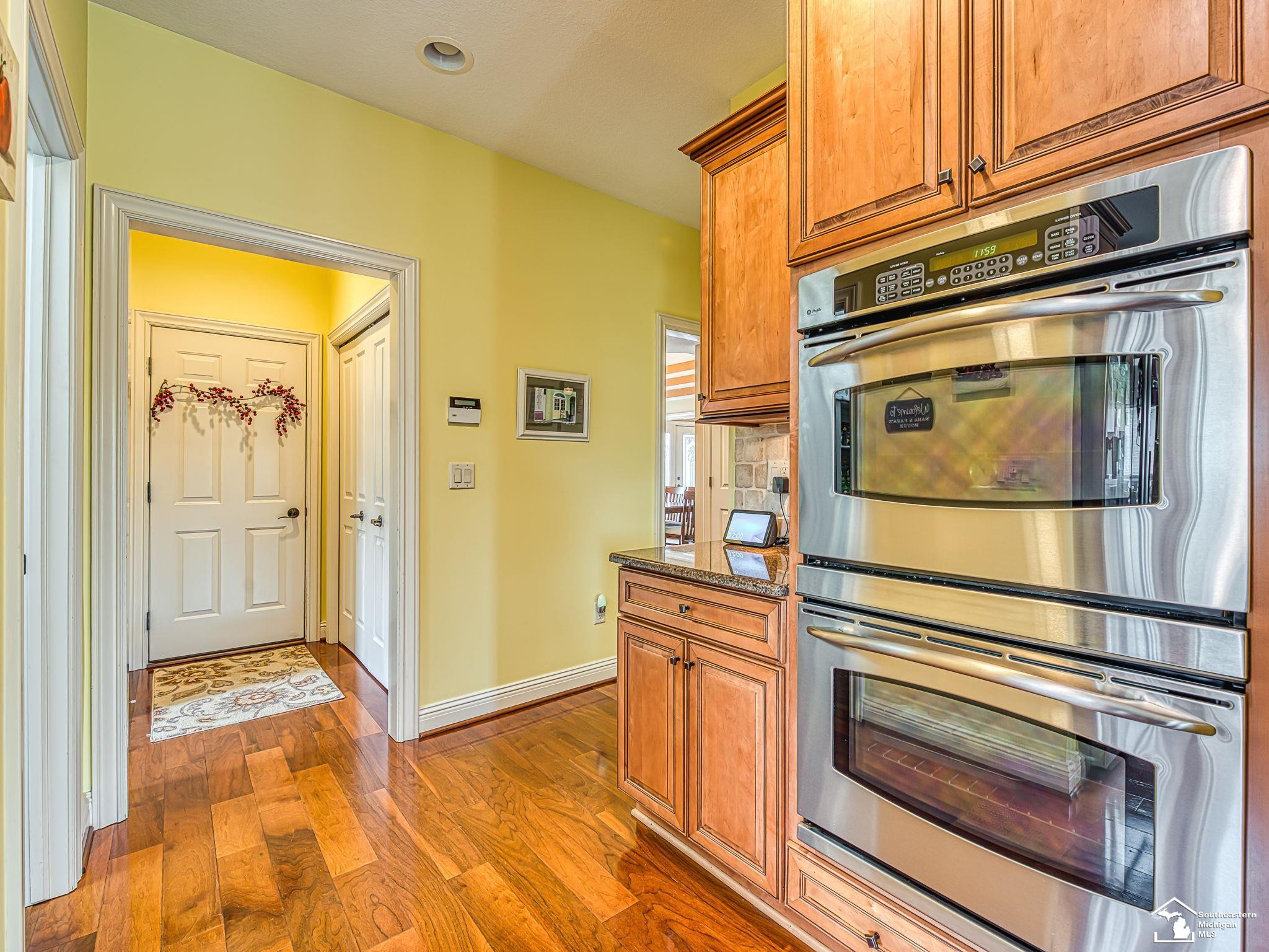 1033 Saint James Park Avenue, Monroe, MI 48161 — Photo 23