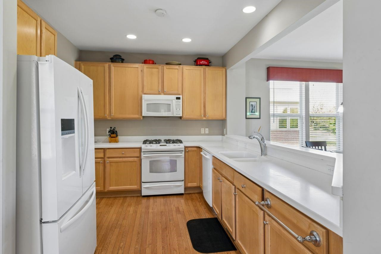 9339 Sand Hill Drive, Grand Blanc, MI 48439 — Photo 11