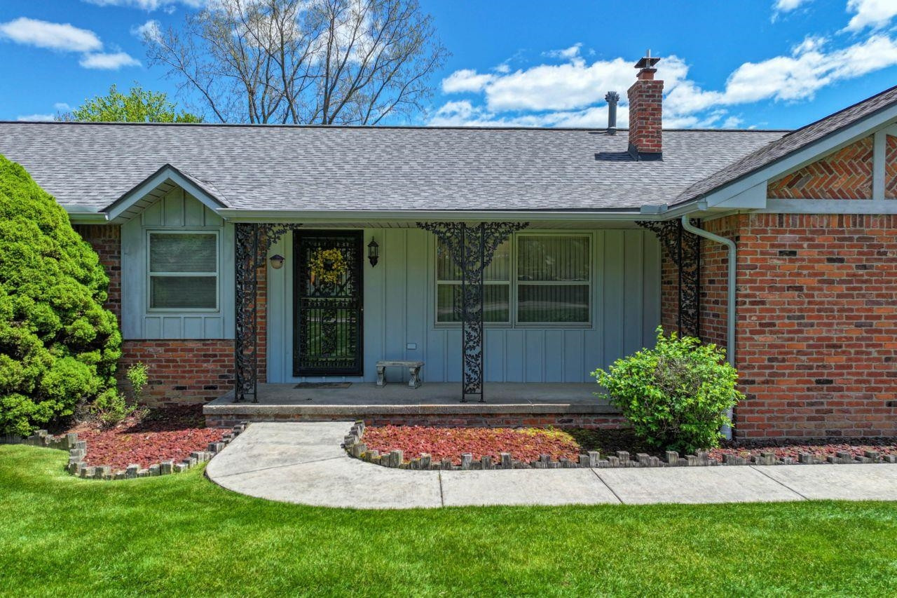 8389 Manchester Drive, Grand Blanc, MI 48439 — Photo 3