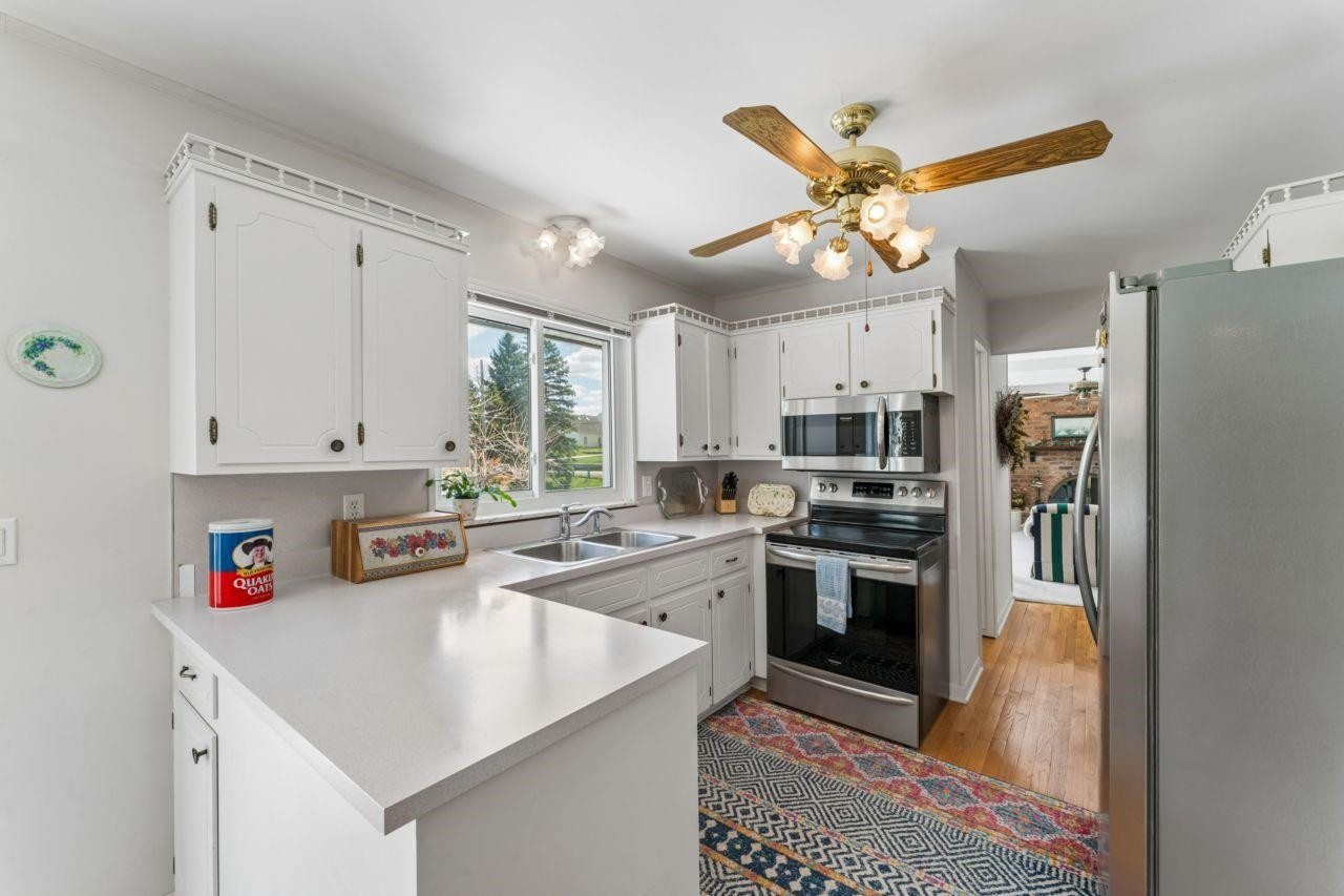 8389 Manchester Drive, Grand Blanc, MI 48439 — Photo 10