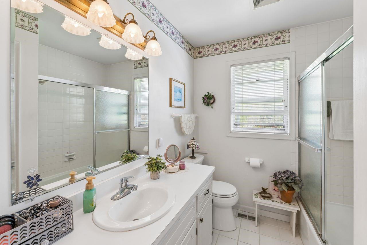 8389 Manchester Drive, Grand Blanc, MI 48439 — Photo 21