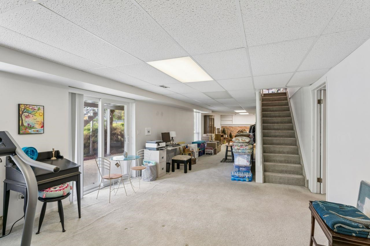 8389 Manchester Drive, Grand Blanc, MI 48439 — Photo 23