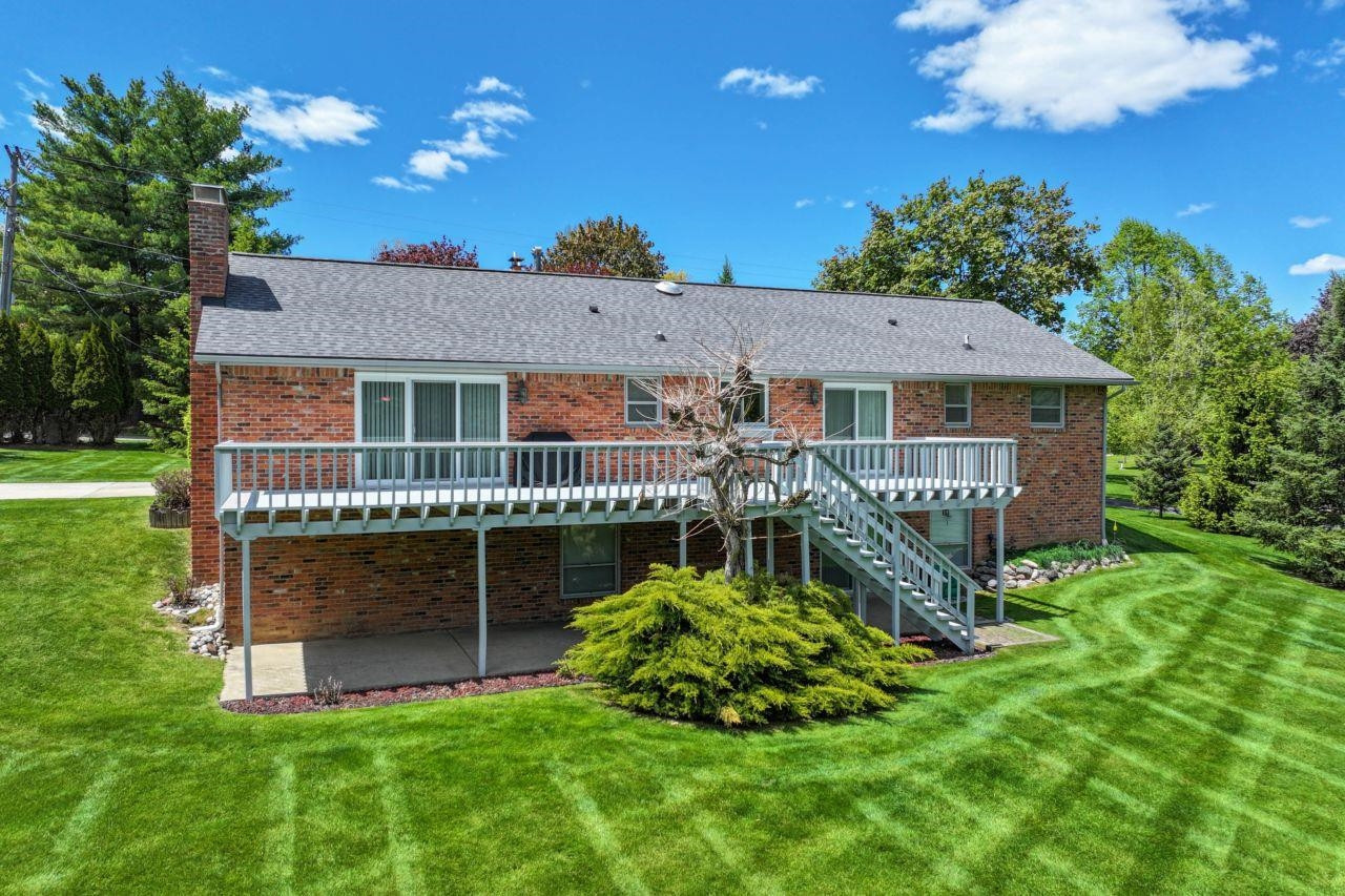 8389 Manchester Drive, Grand Blanc, MI 48439 — Photo 28