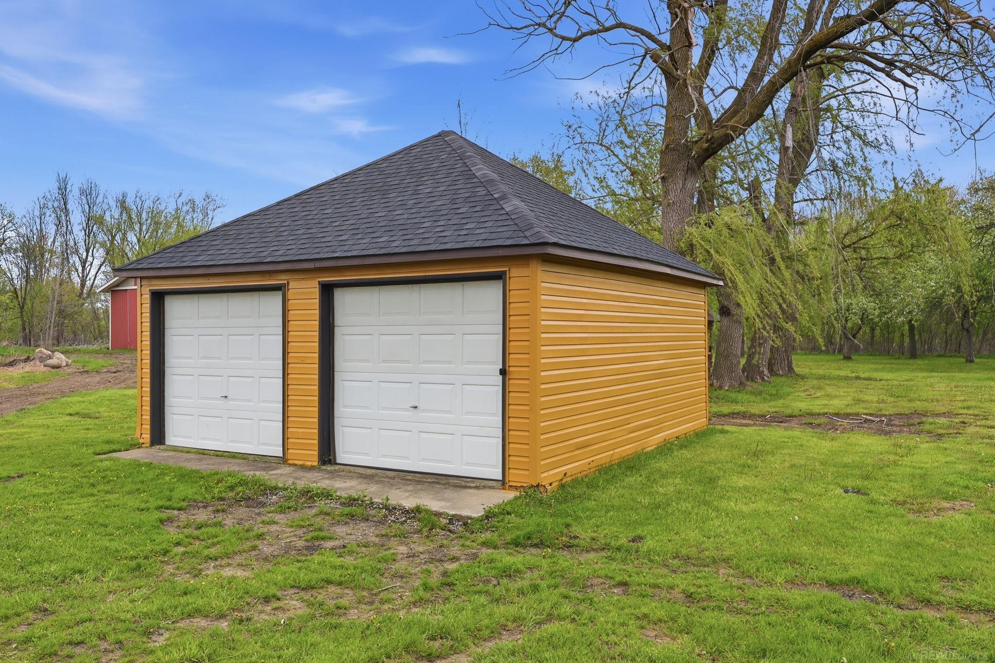 8839 Petz Road, Imlay City, MI 48444 — Photo 33