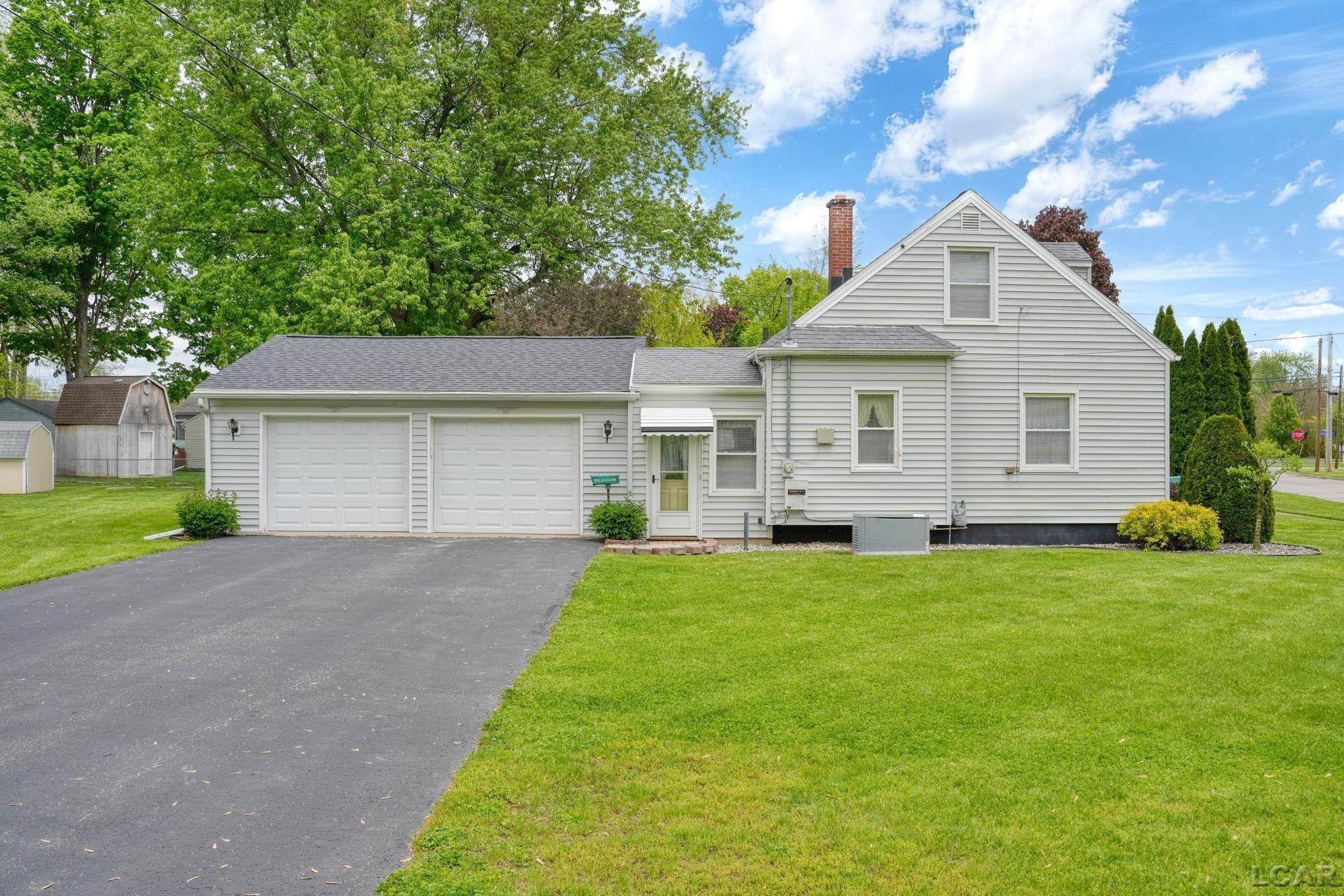 905 Sheffield Ave Street, Adrian, MI 49221 — Photo 3