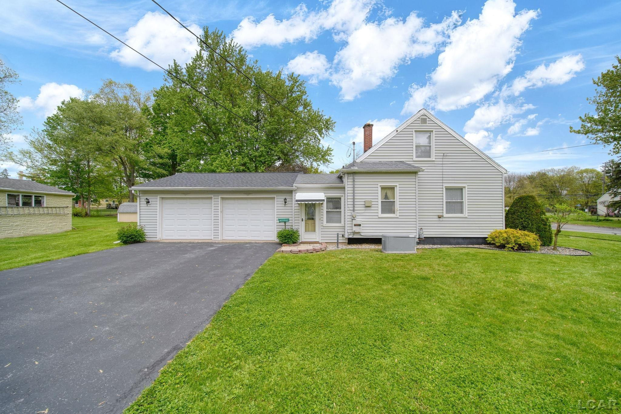 905 Sheffield Ave Street, Adrian, MI 49221 — Photo 4