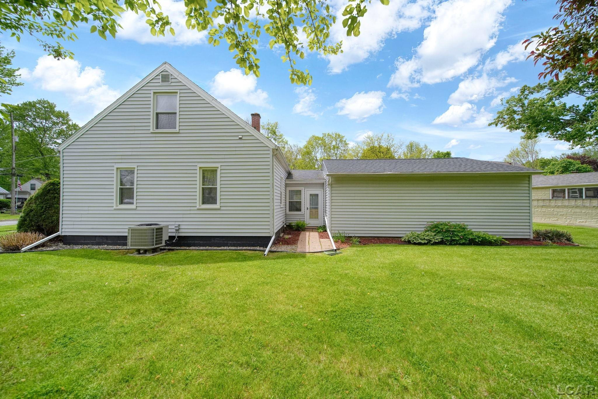 905 Sheffield Ave Street, Adrian, MI 49221 — Photo 7