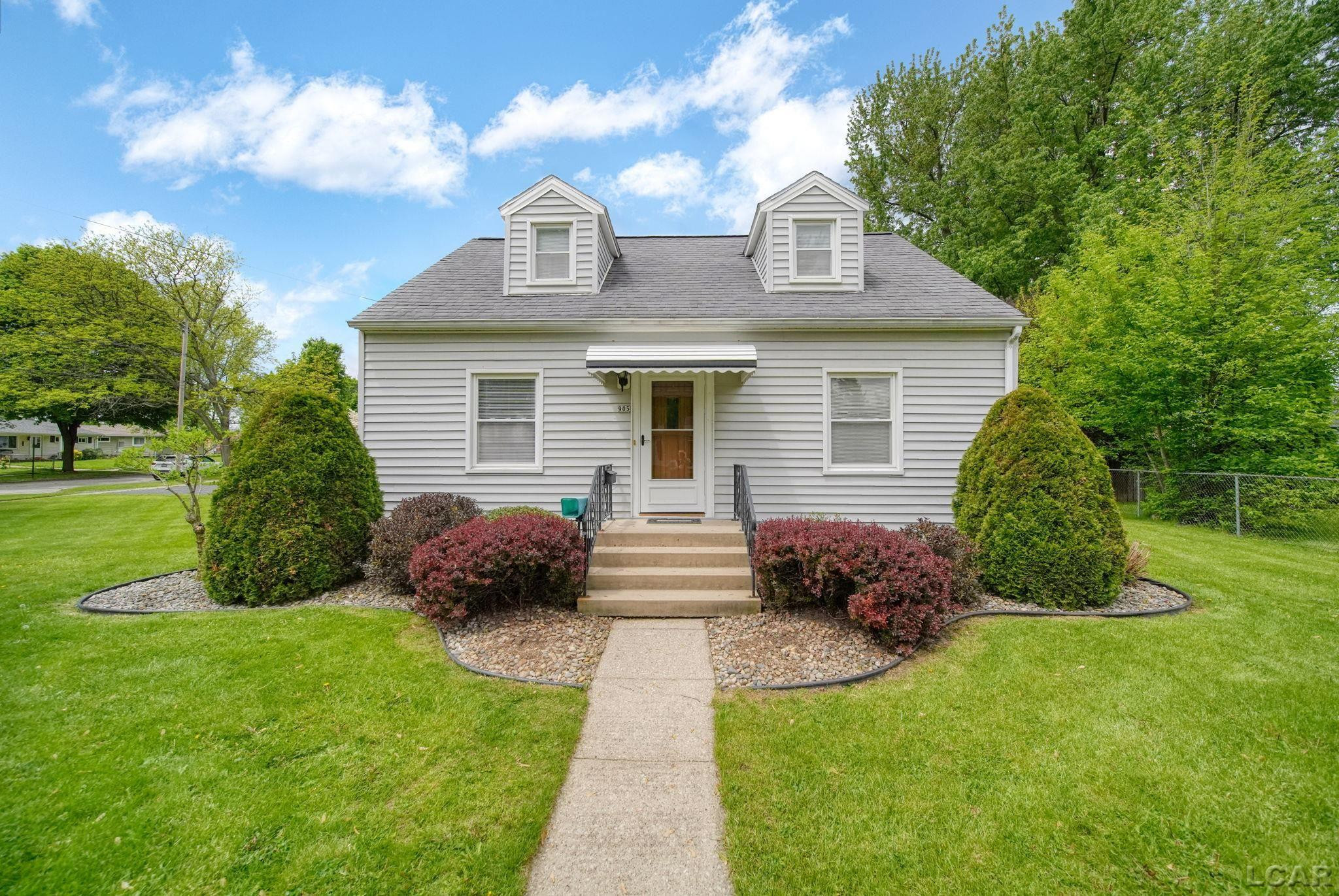 905 Sheffield Ave Street, Adrian, MI 49221 — Photo 9