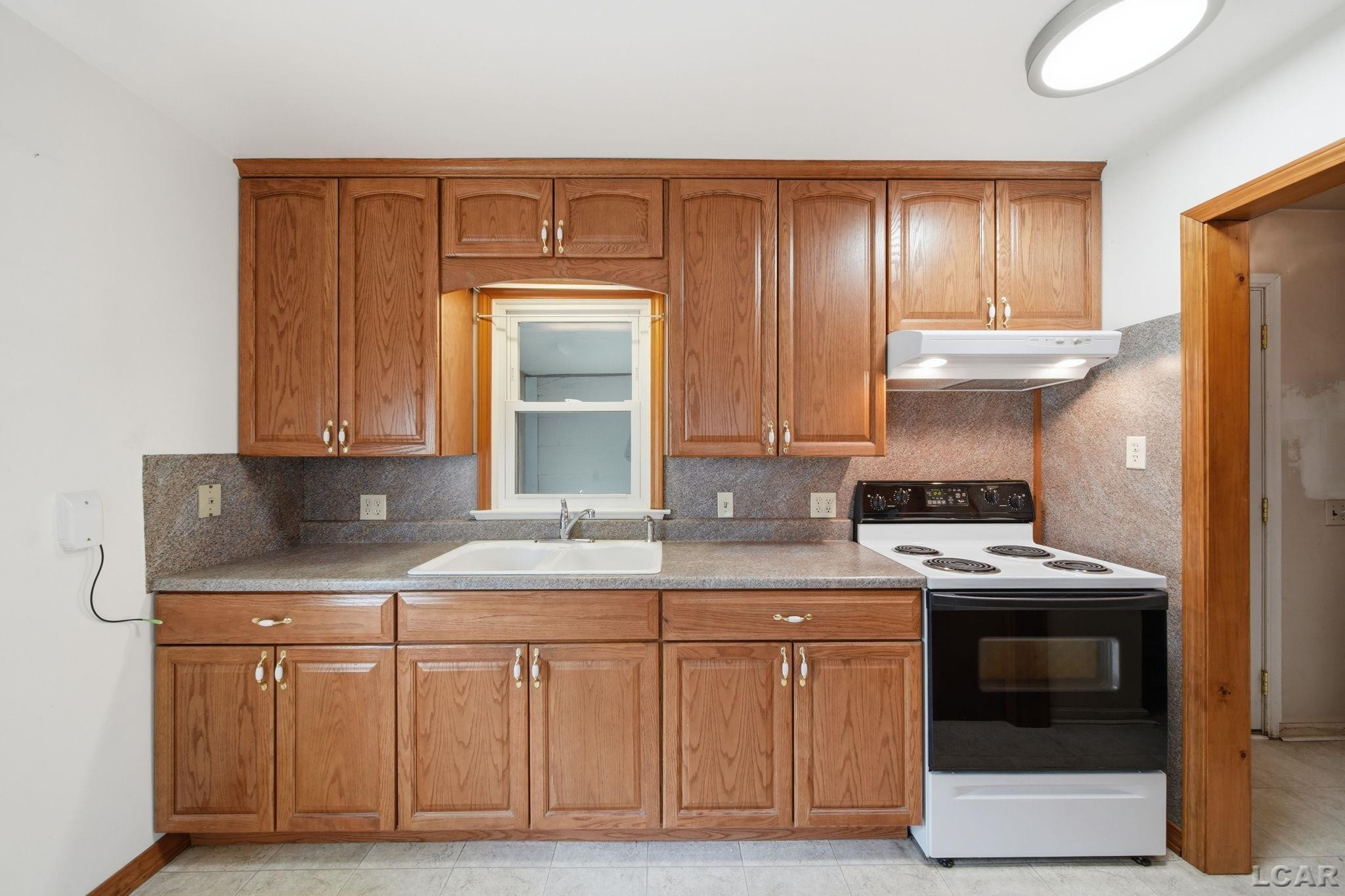 905 Sheffield Ave Street, Adrian, MI 49221 — Photo 13