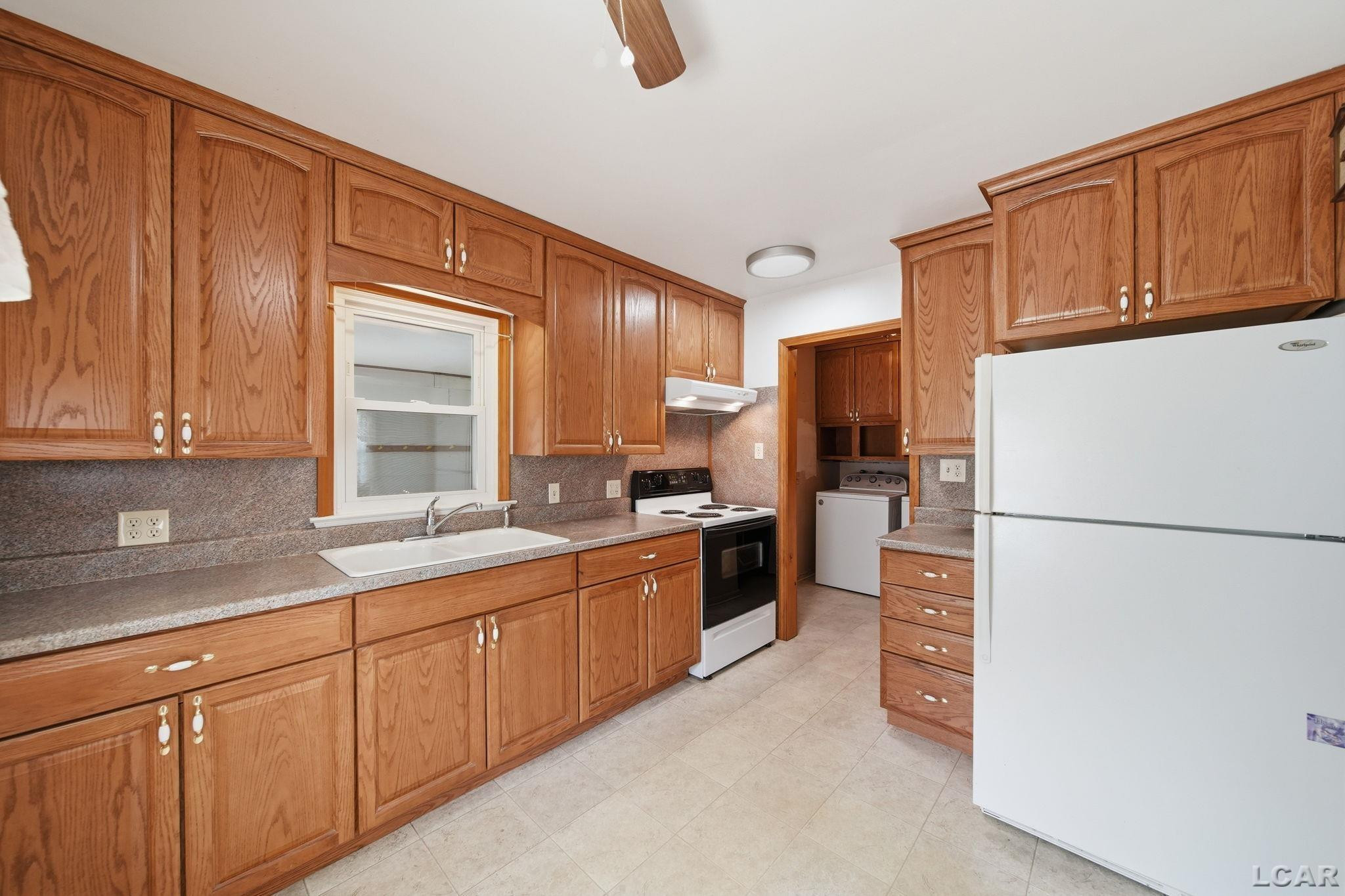 905 Sheffield Ave Street, Adrian, MI 49221 — Photo 14