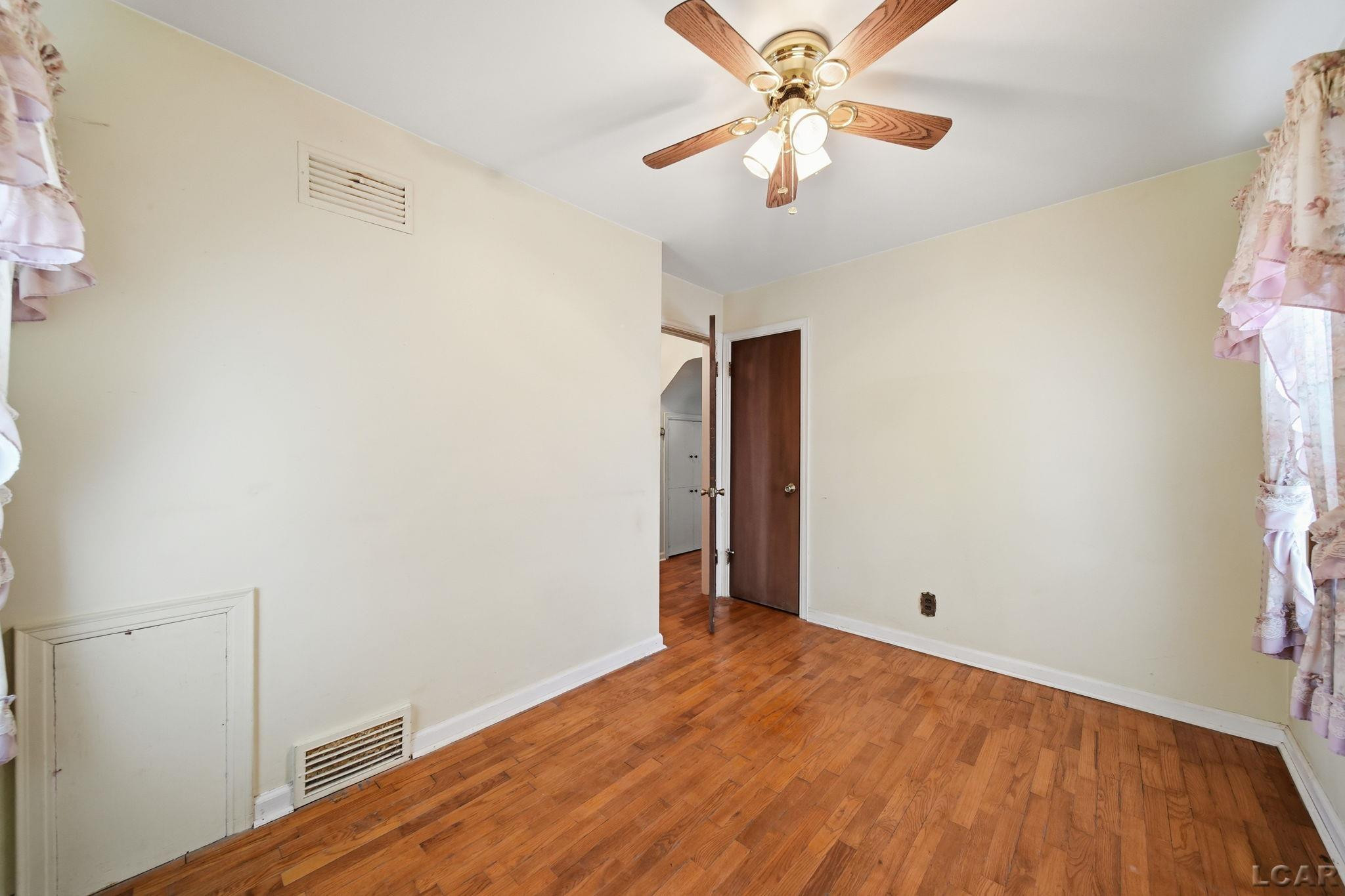 905 Sheffield Ave Street, Adrian, MI 49221 — Photo 19