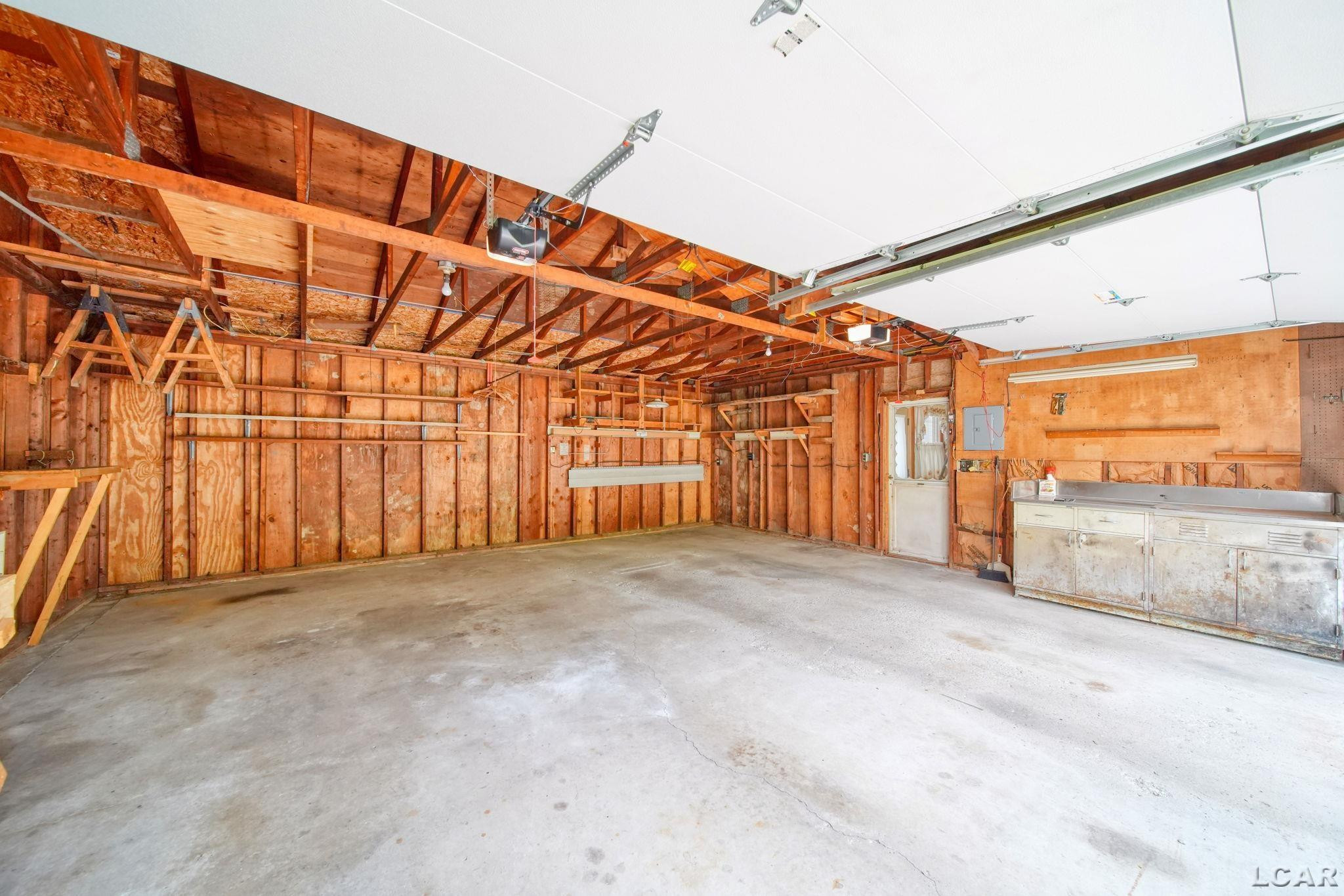 905 Sheffield Ave Street, Adrian, MI 49221 — Photo 32