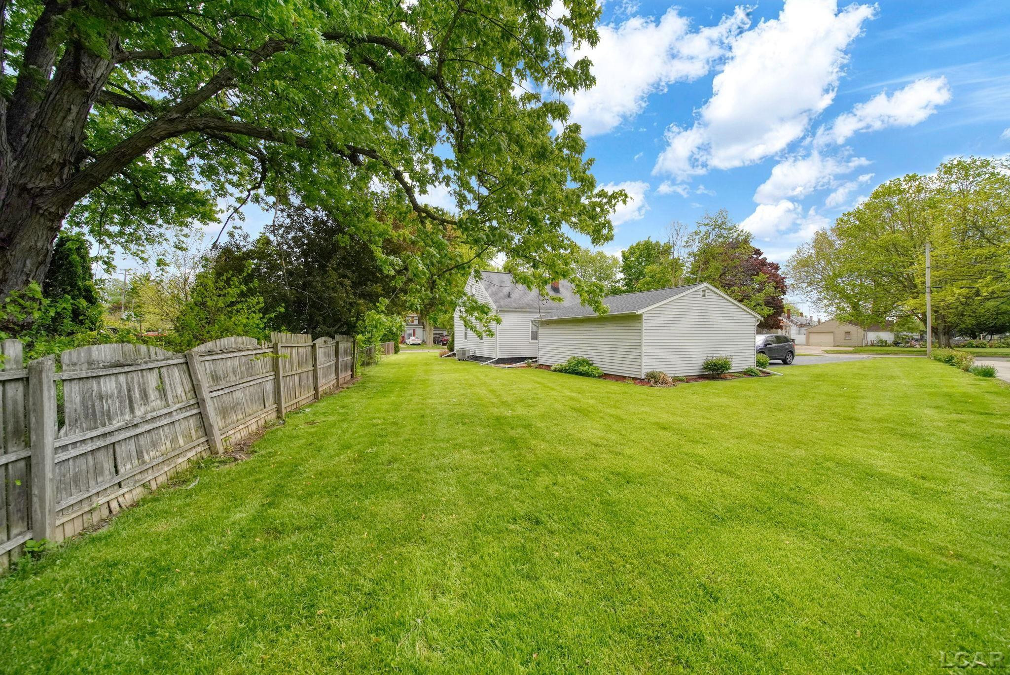 905 Sheffield Ave Street, Adrian, MI 49221 — Photo 33