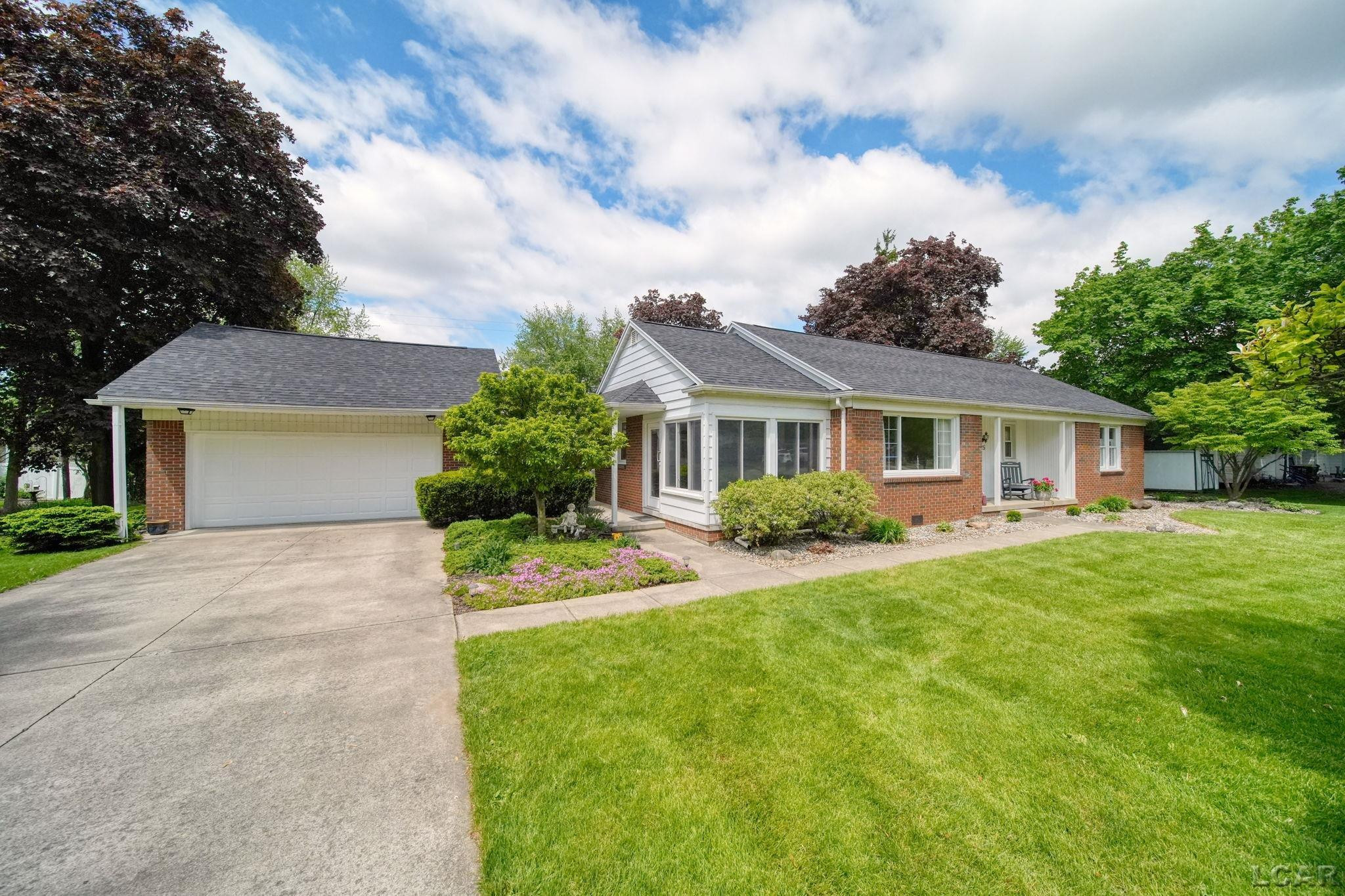 425 W Oregon Rd Street, Adrian, MI 49221 — Photo 2