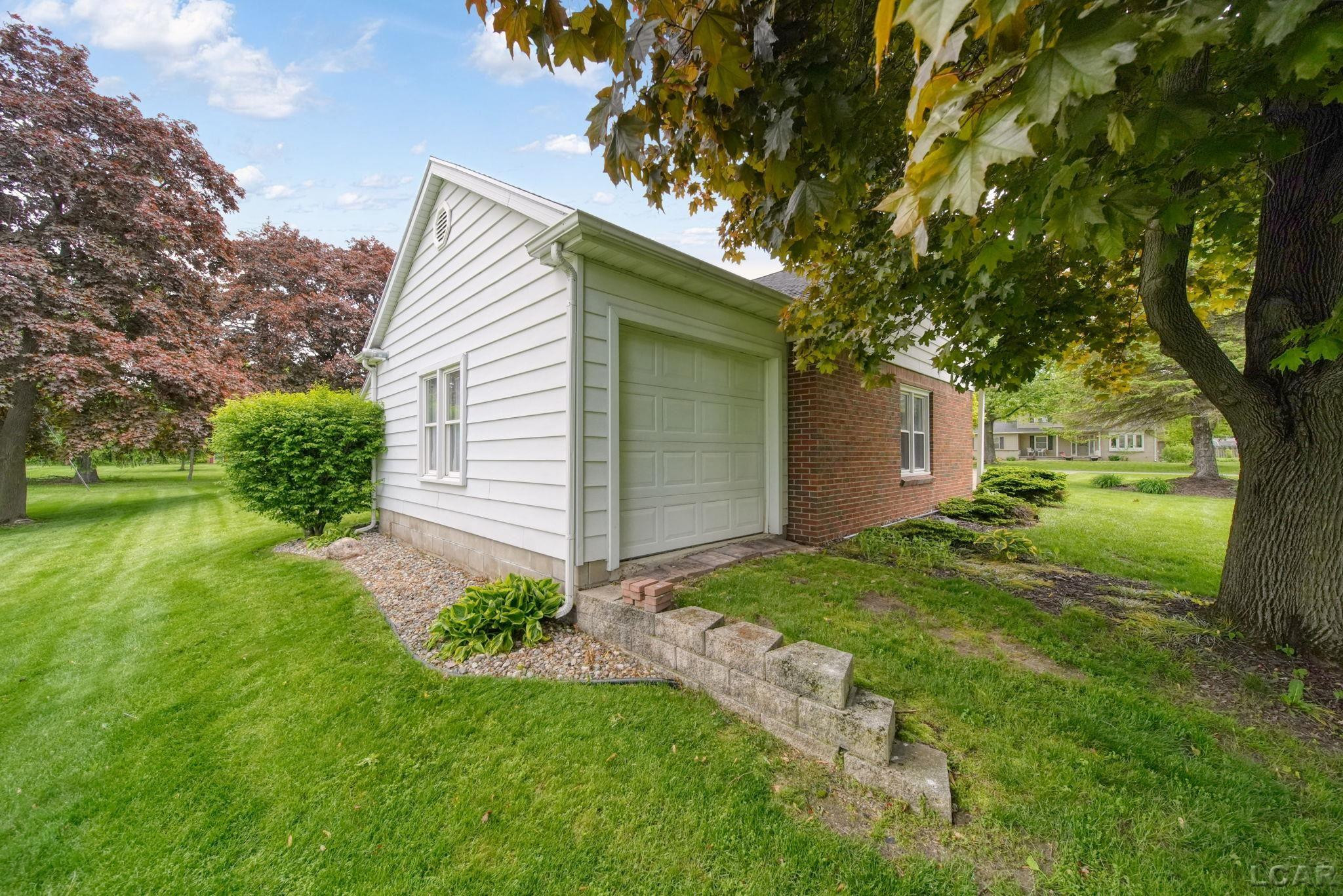 425 W Oregon Rd Street, Adrian, MI 49221 — Photo 17