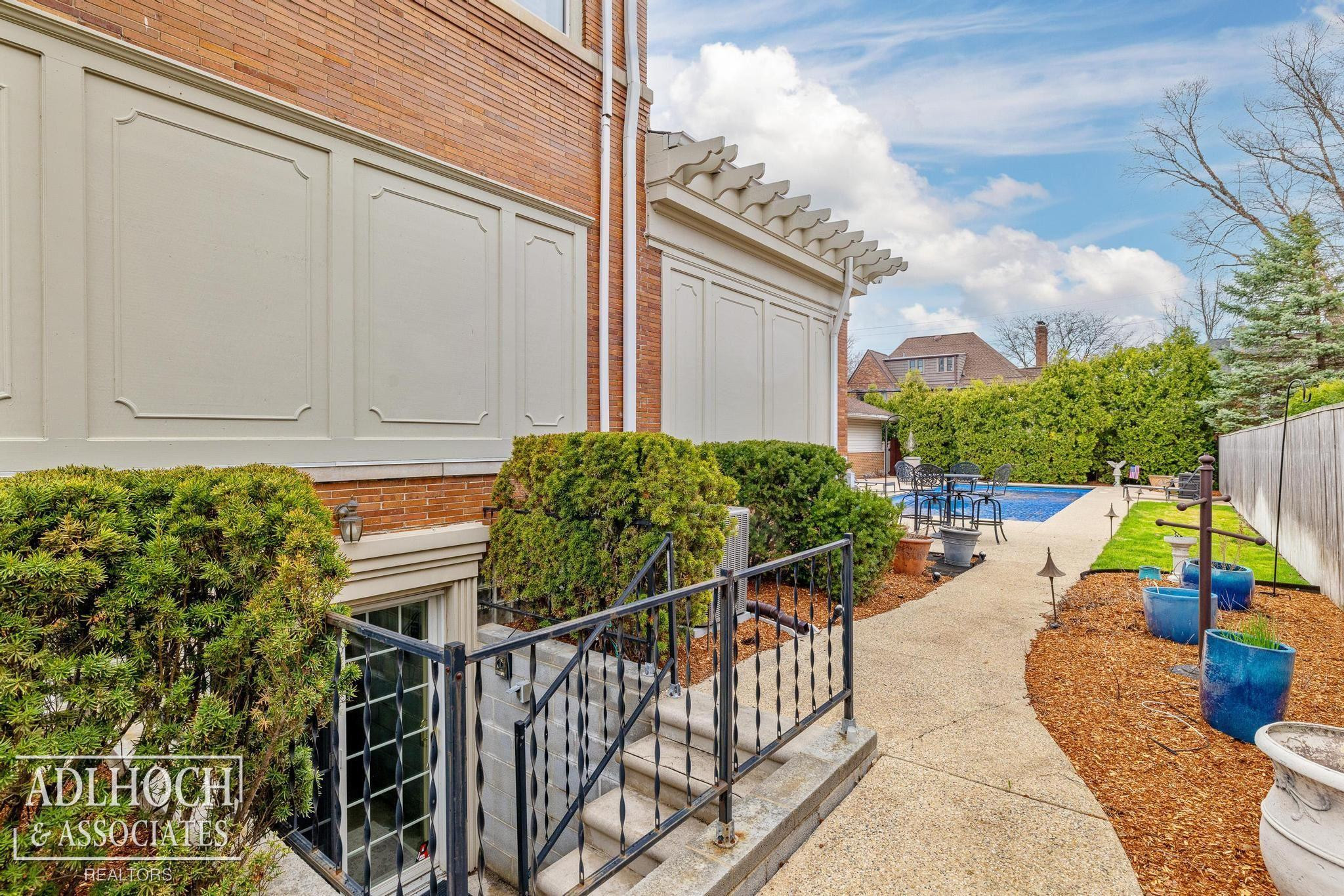1020 Kensington Avenue, Grosse Pointe, MI 48230 — Photo 32