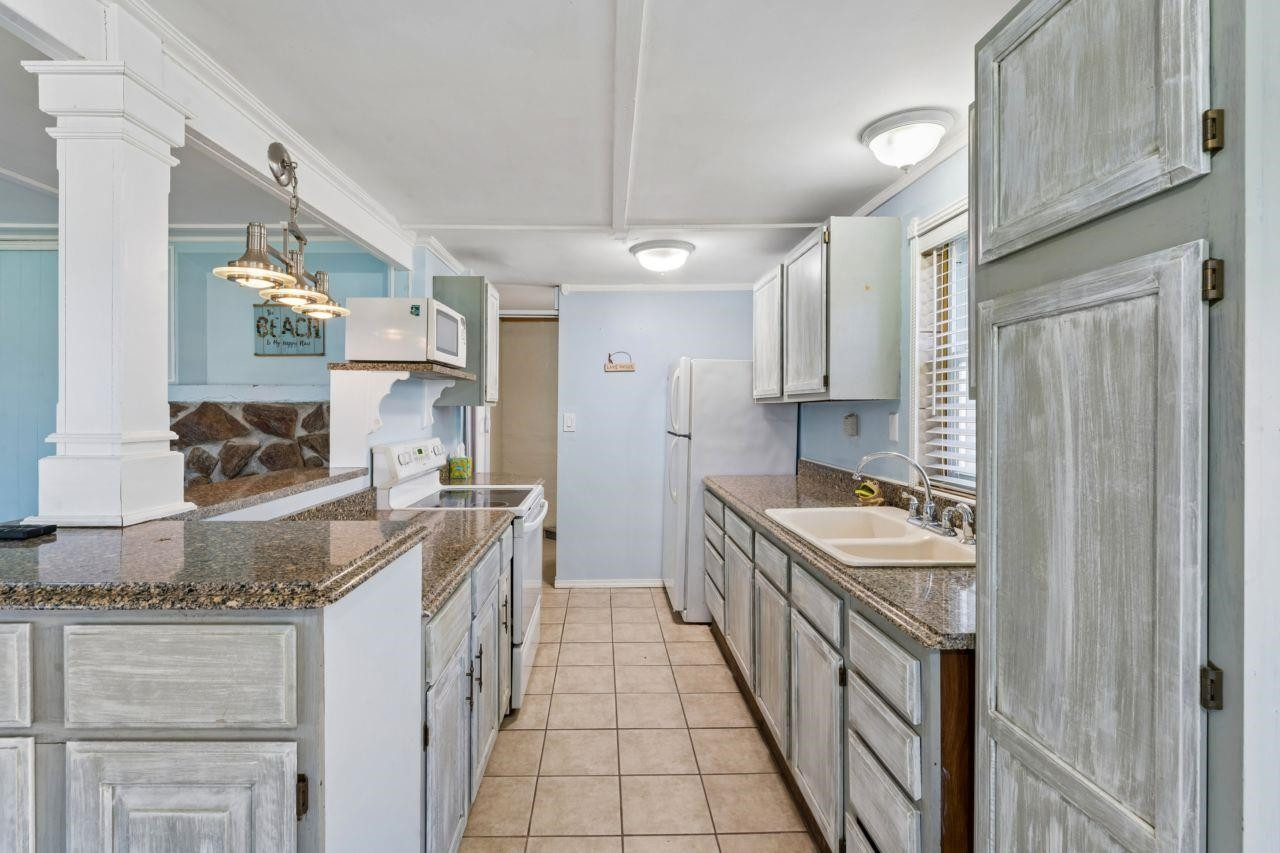 2074 Gray Park Drive, Lapeer, MI 48446 — Photo 11