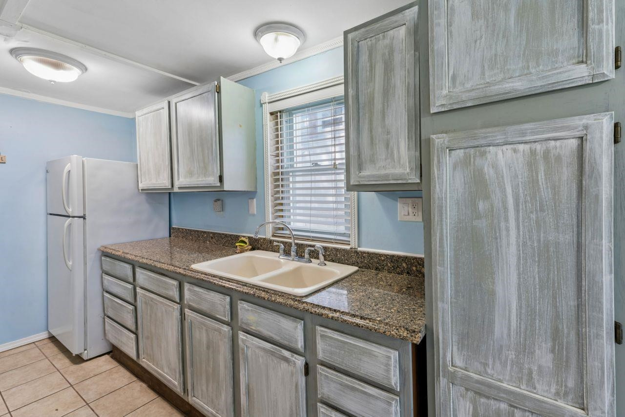 2074 Gray Park Drive, Lapeer, MI 48446 — Photo 12