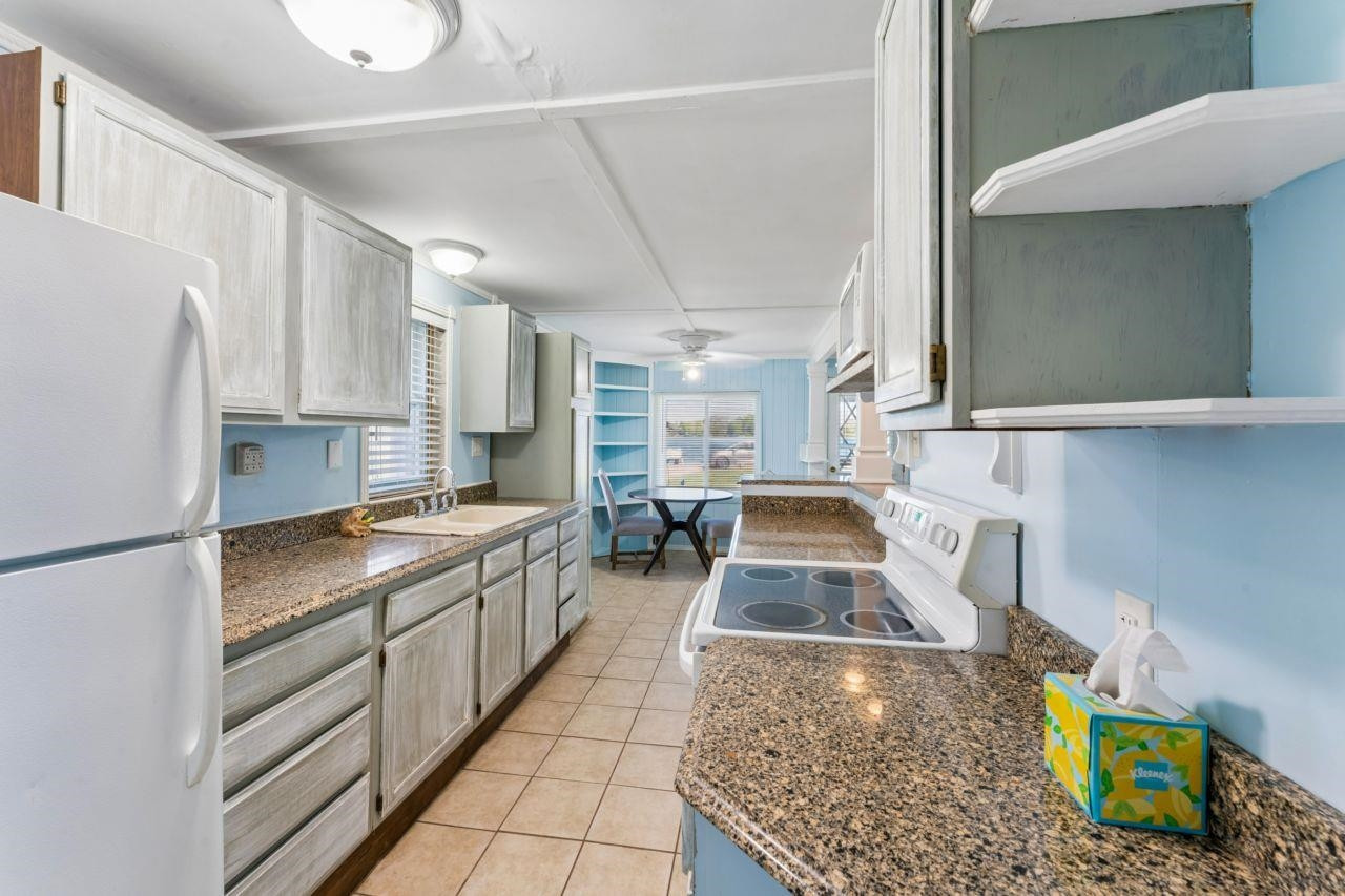 2074 Gray Park Drive, Lapeer, MI 48446 — Photo 14