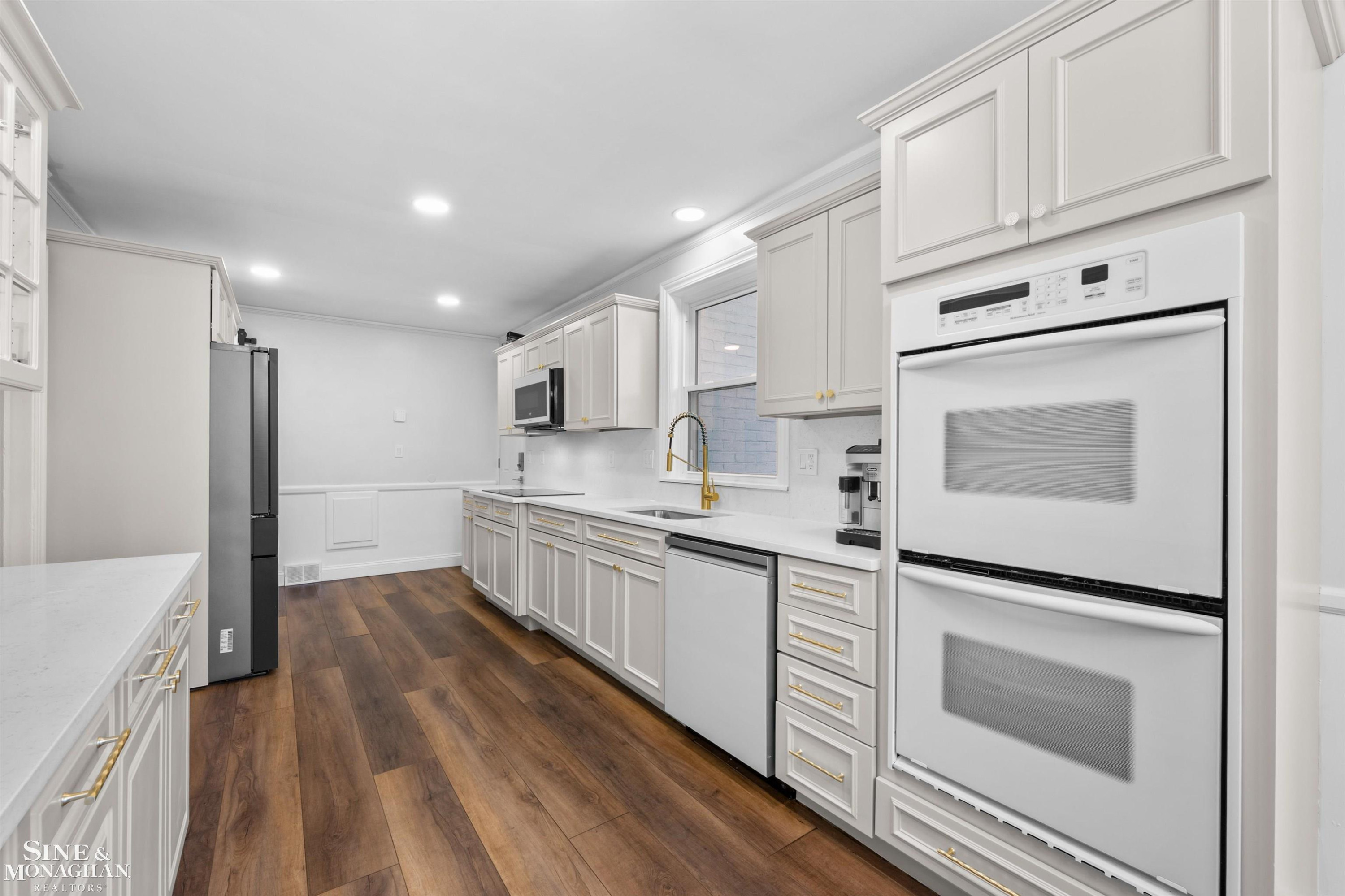652 Pemberton Road, Grosse Pointe Park, MI 48230 — Photo 16