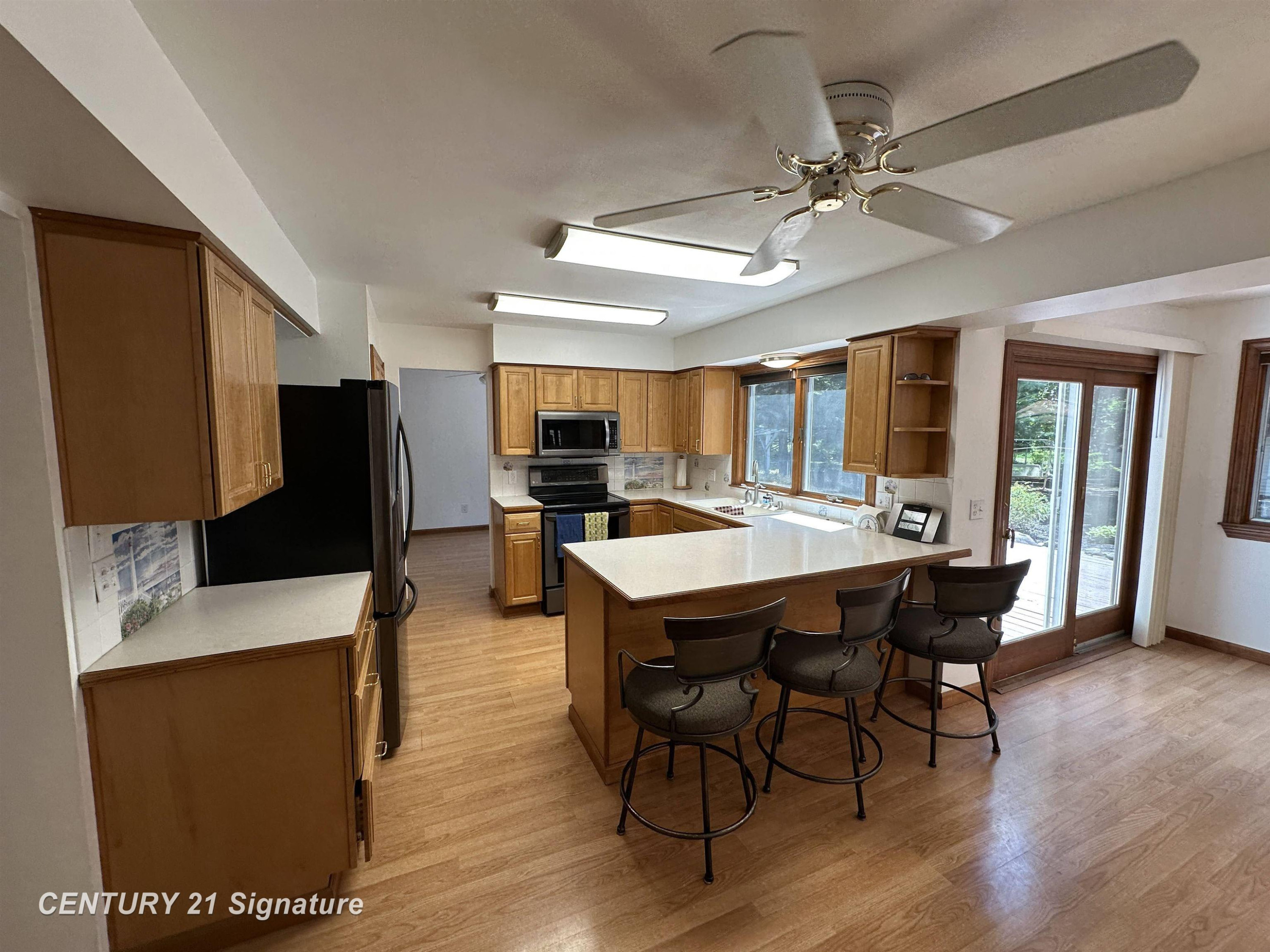 312 Sunrise Drive, Flushing, MI 48433 — Photo 4