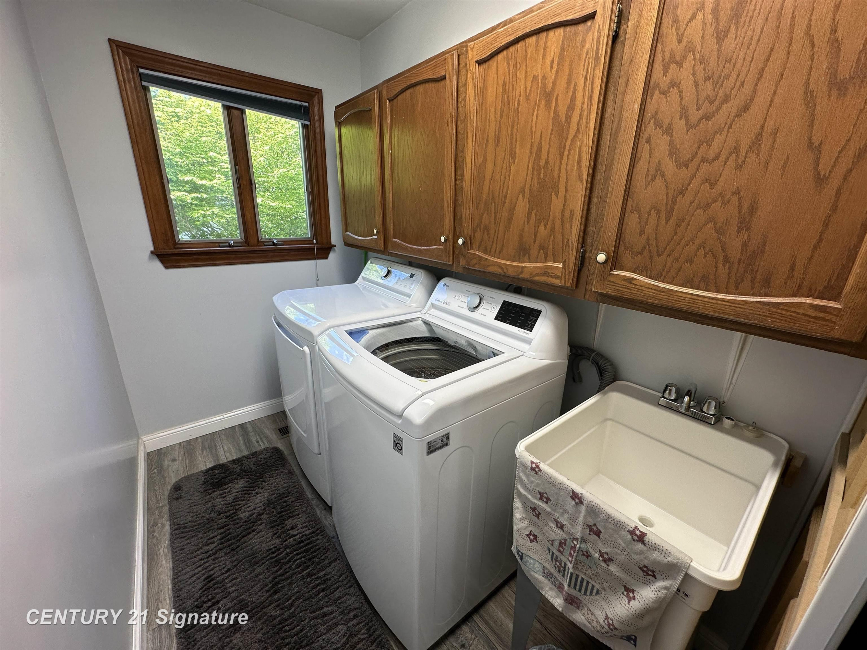 312 Sunrise Drive, Flushing, MI 48433 — Photo 13