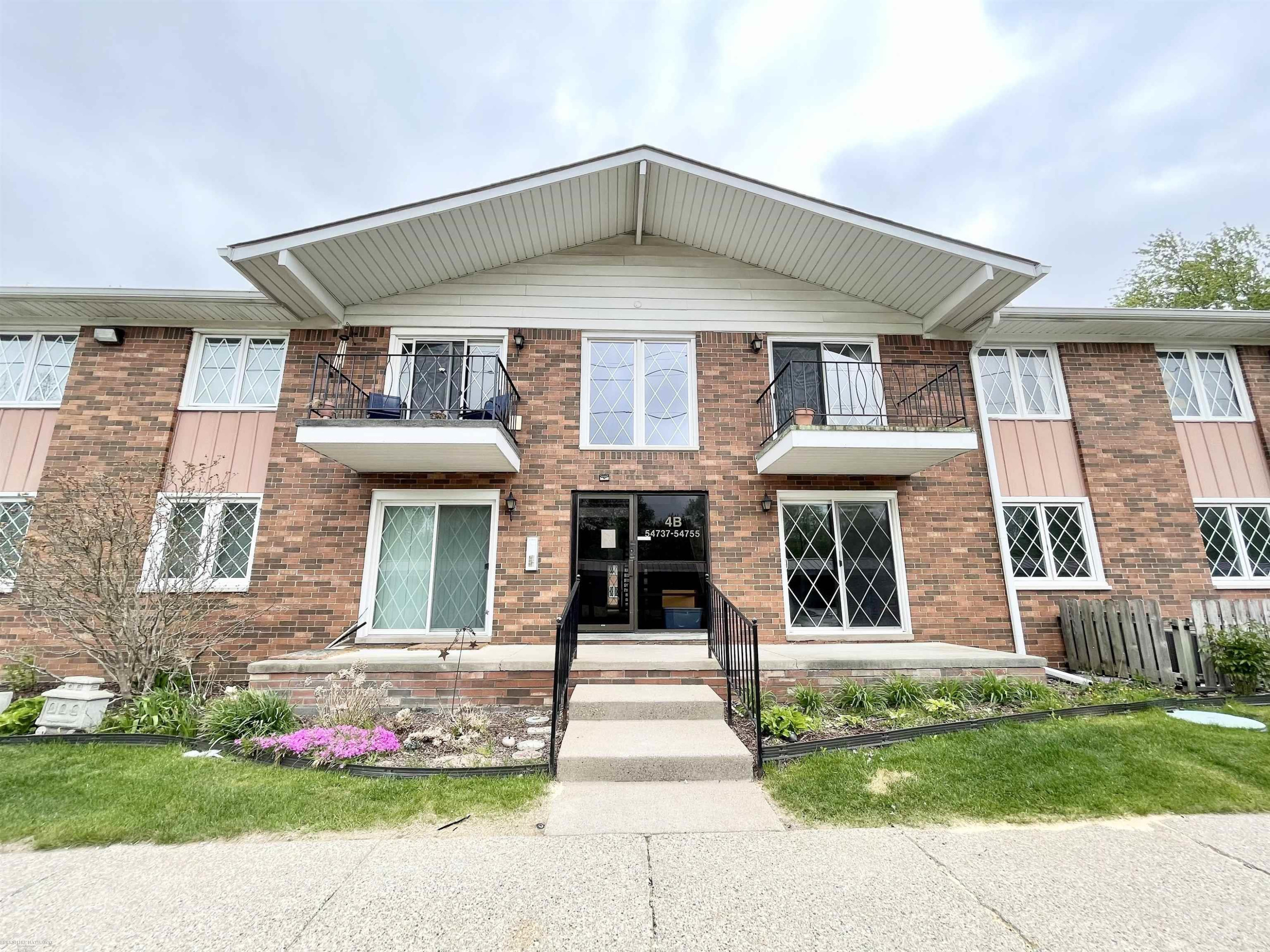 54749 Shelby Road, 65 / 4, Utica, MI 48316 — front exterior