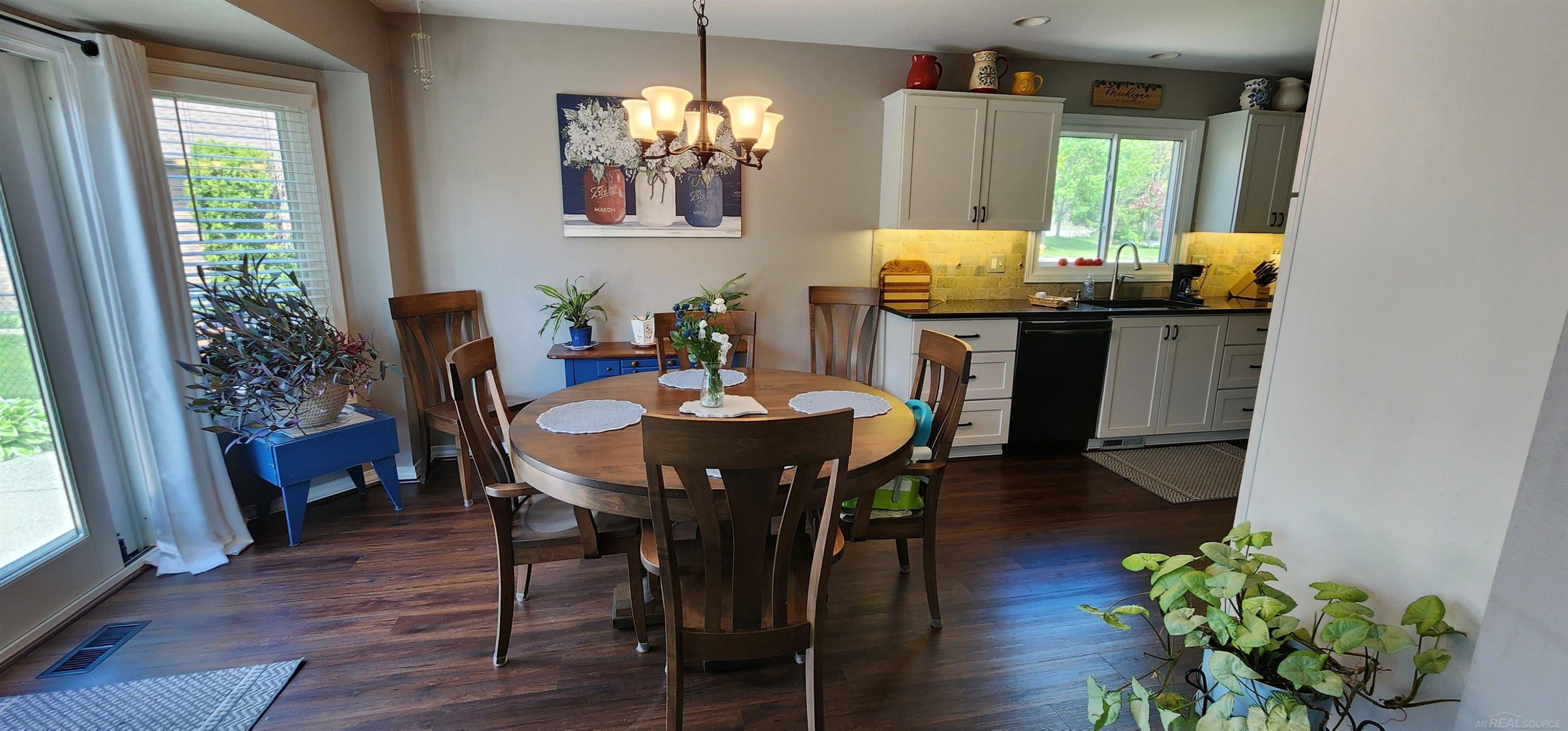 46809 Burt Court, Chesterfield, MI 48047 — Photo 3