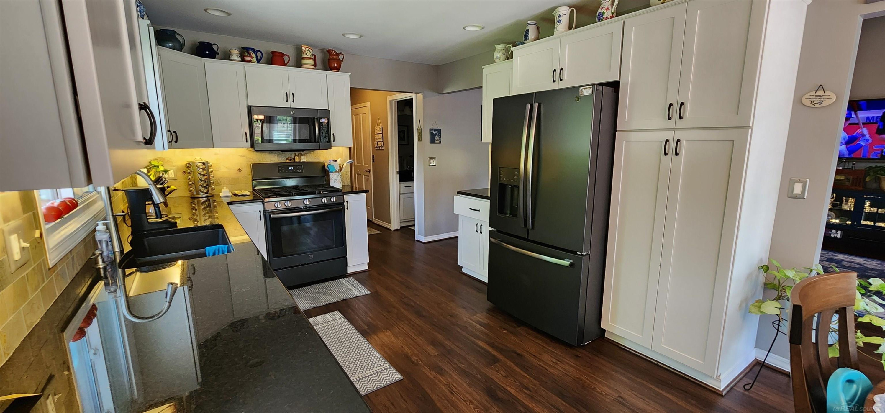 46809 Burt Court, Chesterfield, MI 48047 — Photo 6
