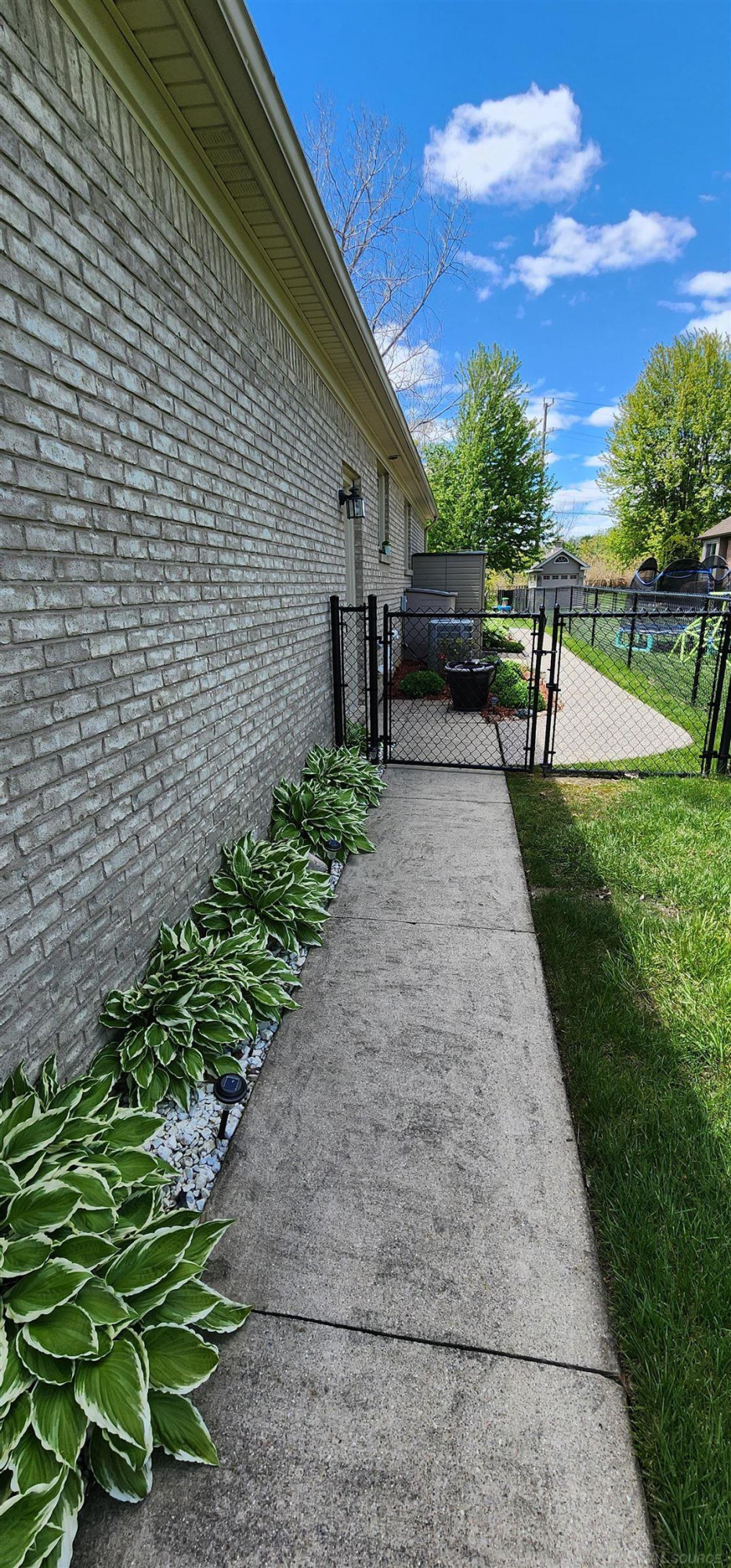 46809 Burt Court, Chesterfield, MI 48047 — Photo 34