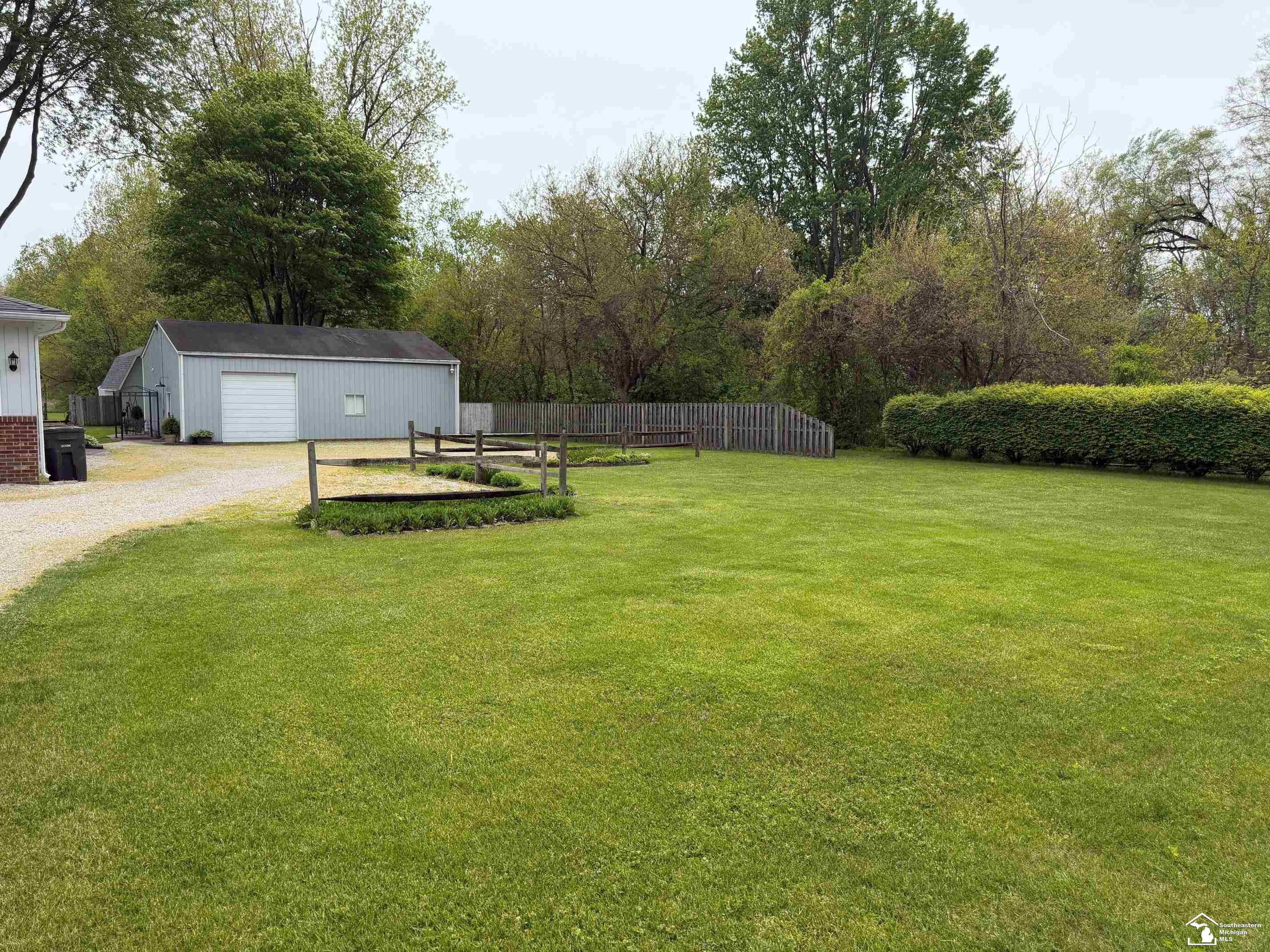 351 E Temperance Road, Temperance, MI 48182 — Photo 2