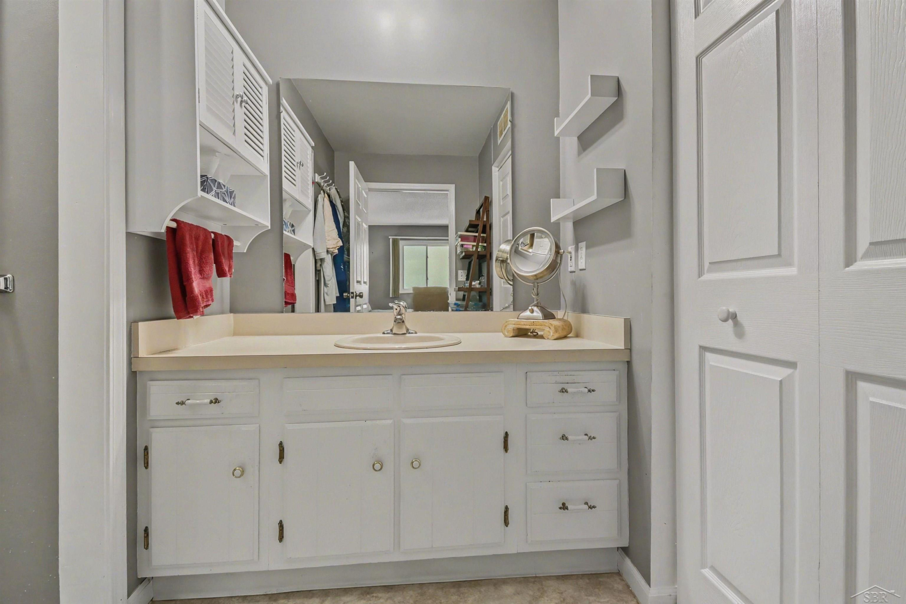9030 Greenway Boulevard, D-50, Saginaw, MI 48609 — Photo 17