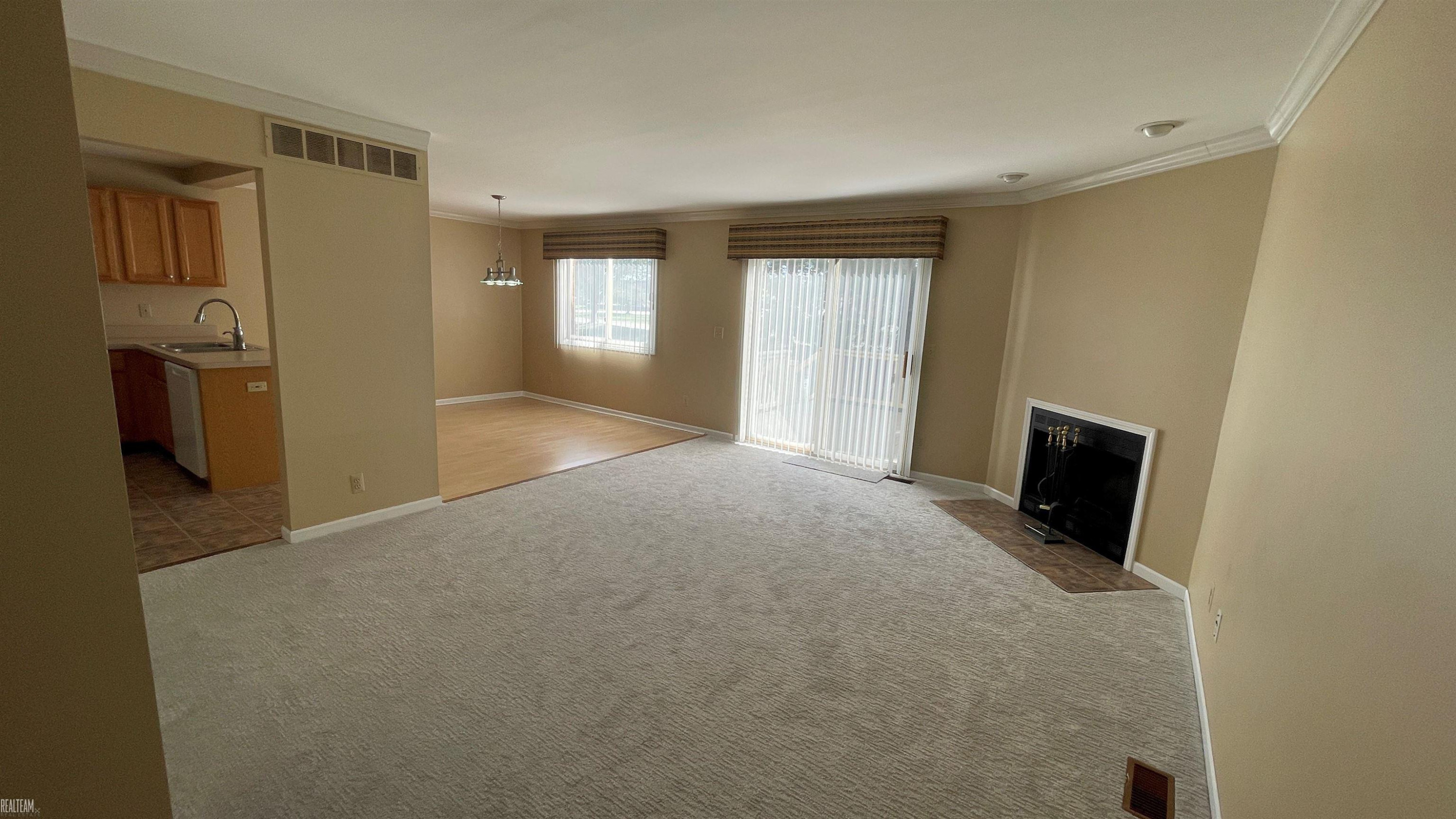 42200 Aspen Court, Clinton Twp, MI 48038 — Photo 5