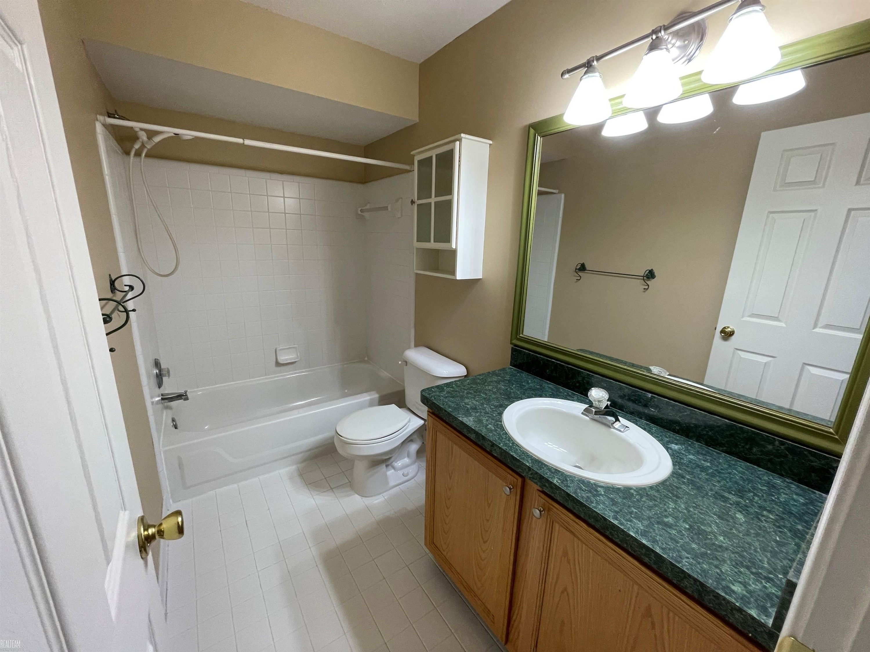 42200 Aspen Court, Clinton Twp, MI 48038 — Photo 13