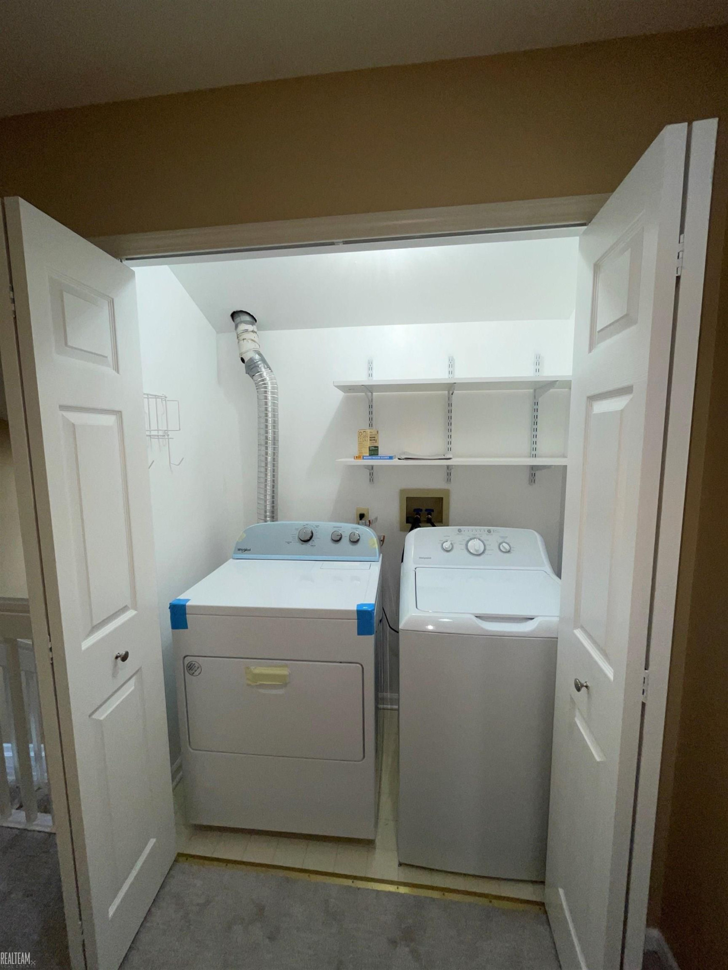 42200 Aspen Court, Clinton Twp, MI 48038 — Photo 16
