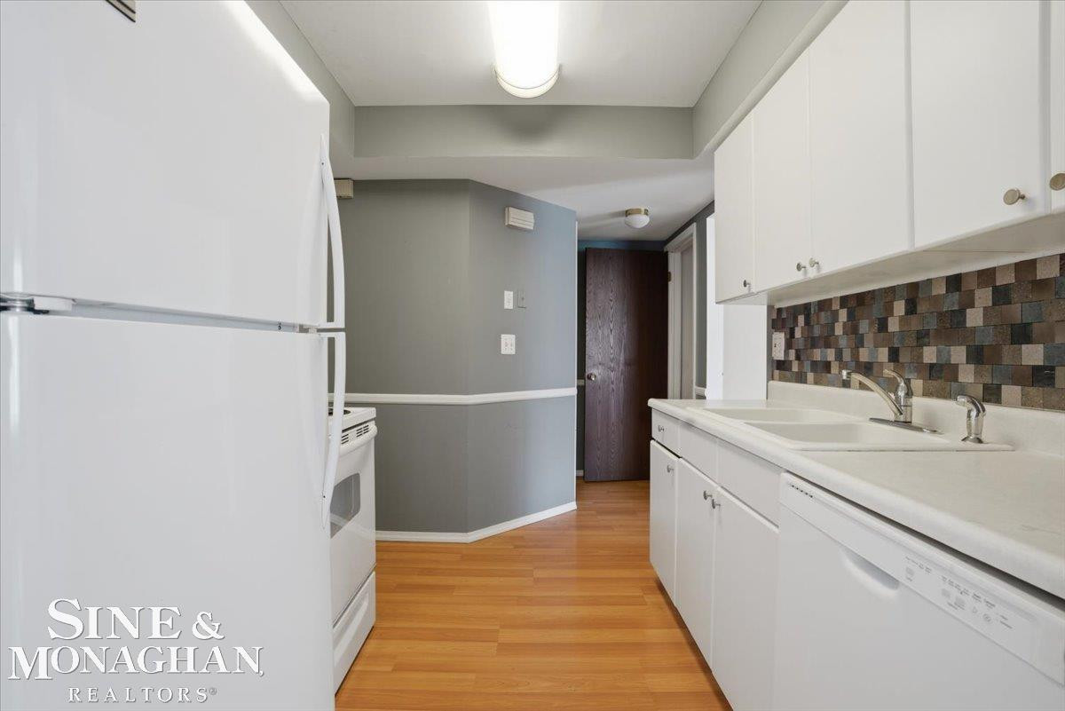 31627 Breezeway Street, New Baltimore, MI 48047 — Photo 10