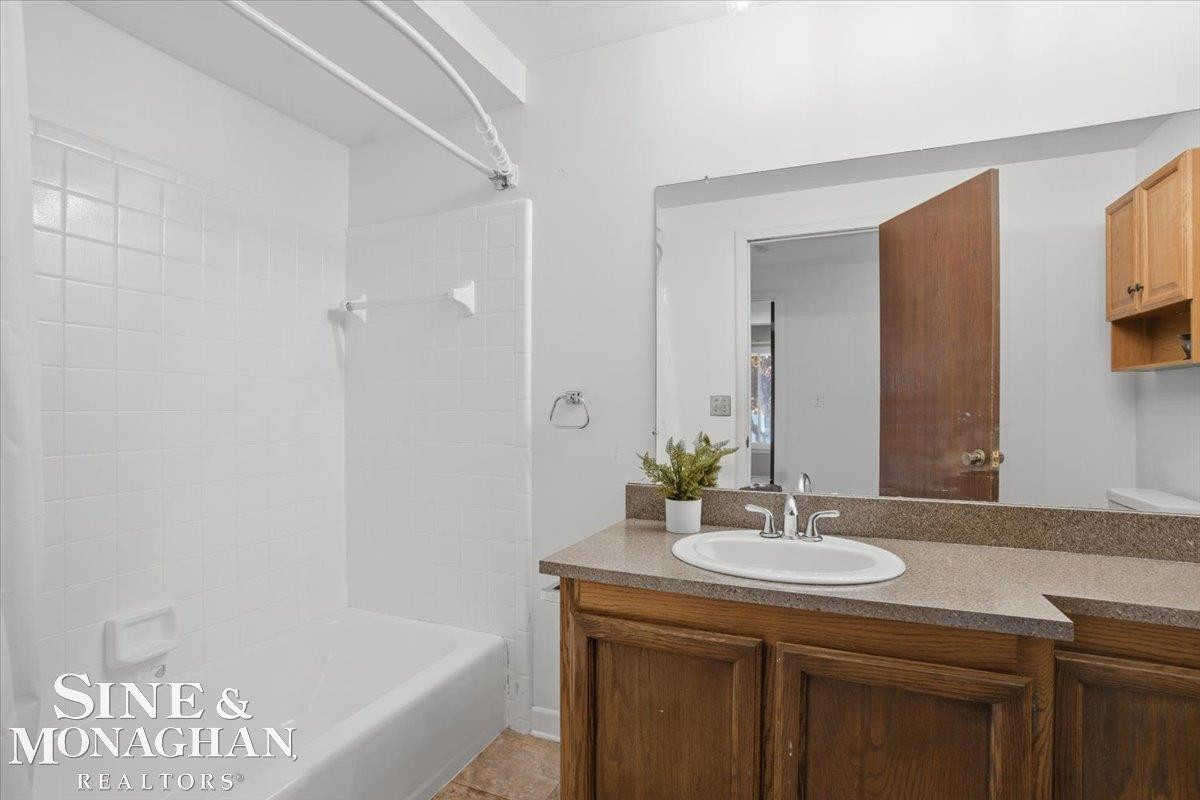 31627 Breezeway Street, New Baltimore, MI 48047 — Photo 16