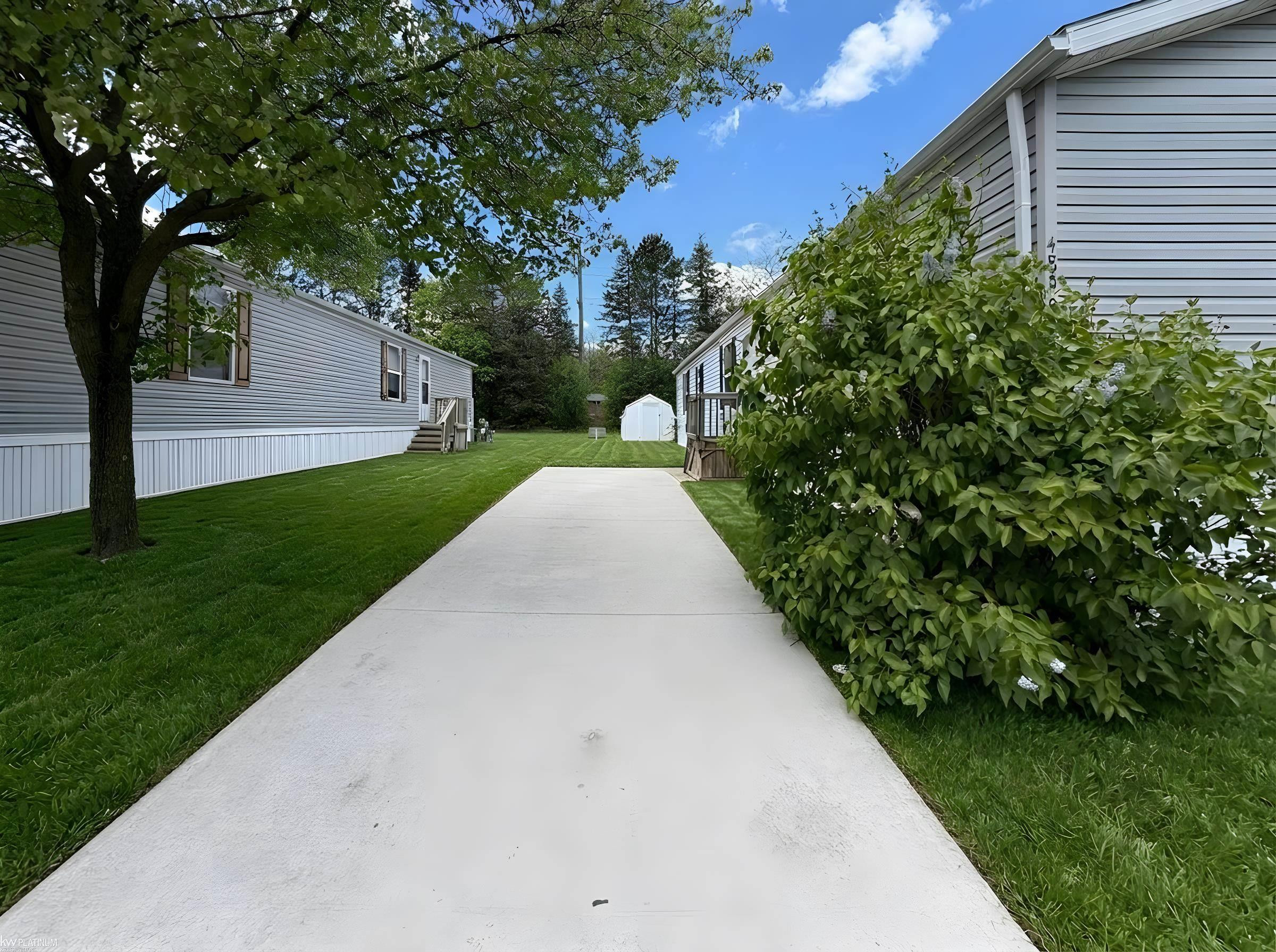 48581 Pineview Drive, Shelby Twp, MI 48317 — Photo 3