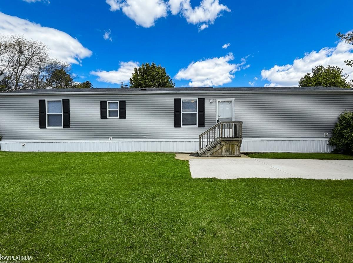 48581 Pineview Drive, Shelby Twp, MI 48317 — Photo 4