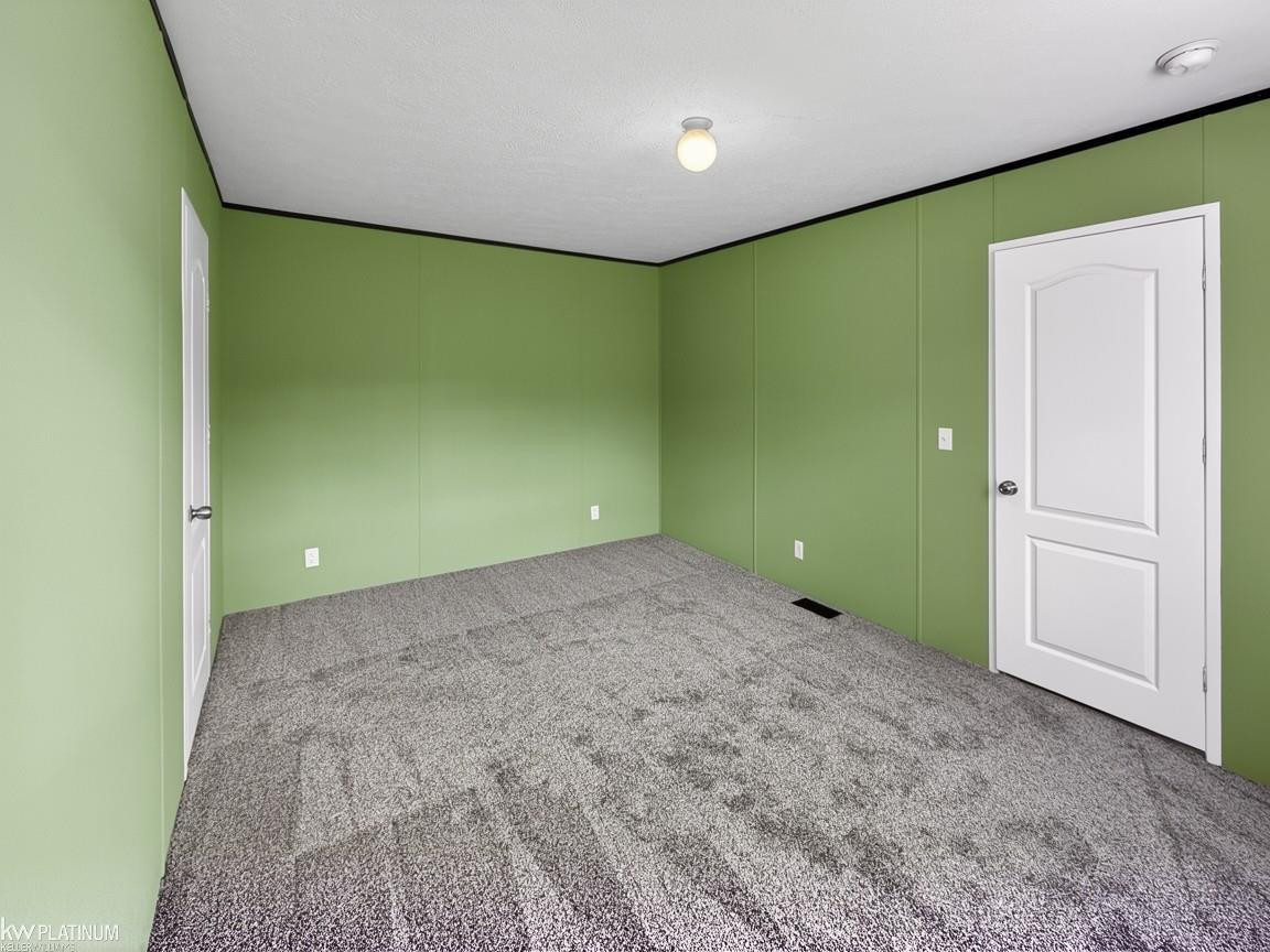 48581 Pineview Drive, Shelby Twp, MI 48317 — Photo 9