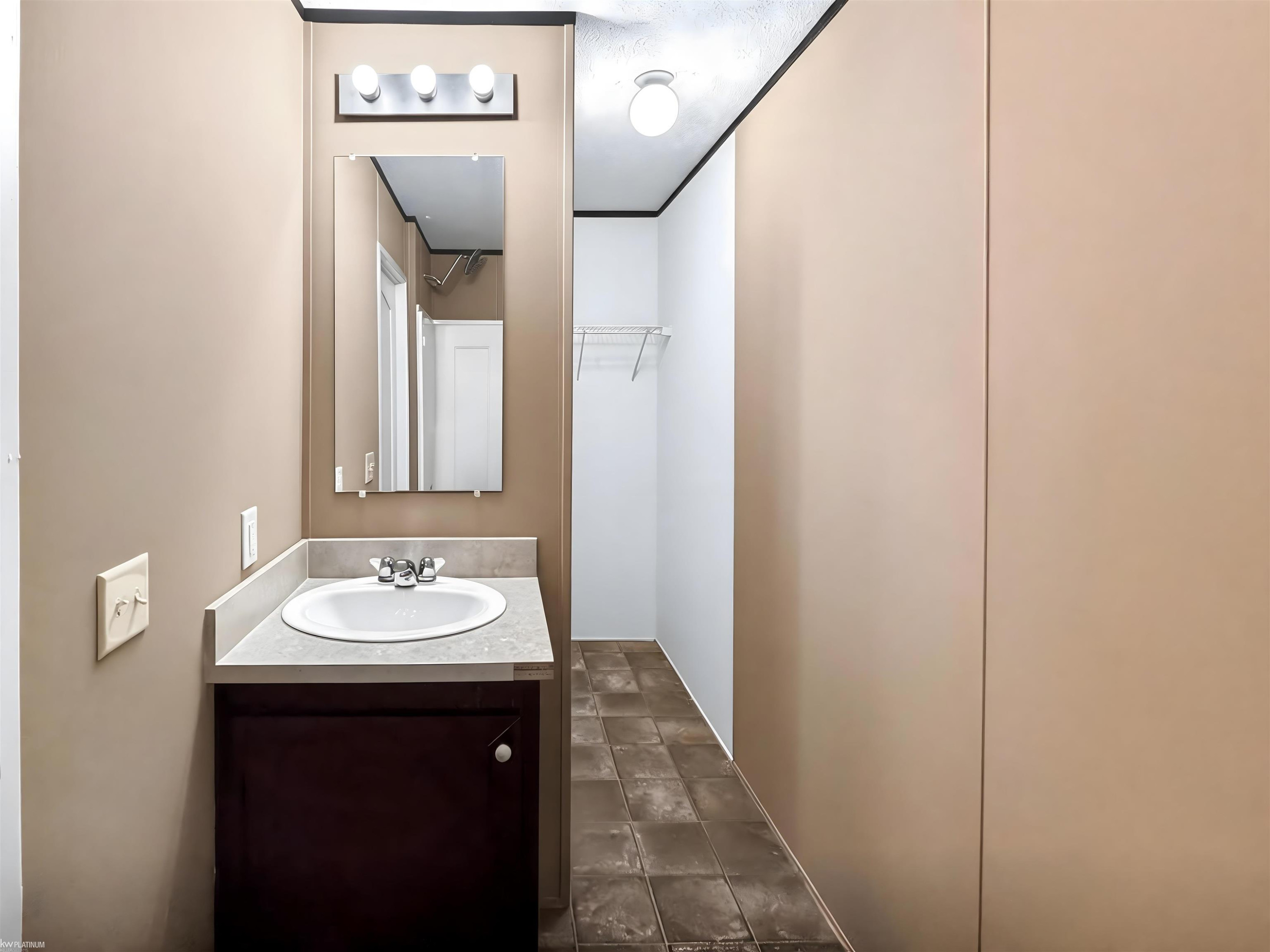 48581 Pineview Drive, Shelby Twp, MI 48317 — Photo 12