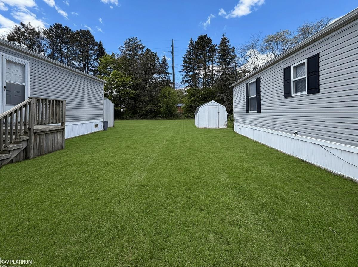 48581 Pineview Drive, Shelby Twp, MI 48317 — Photo 21