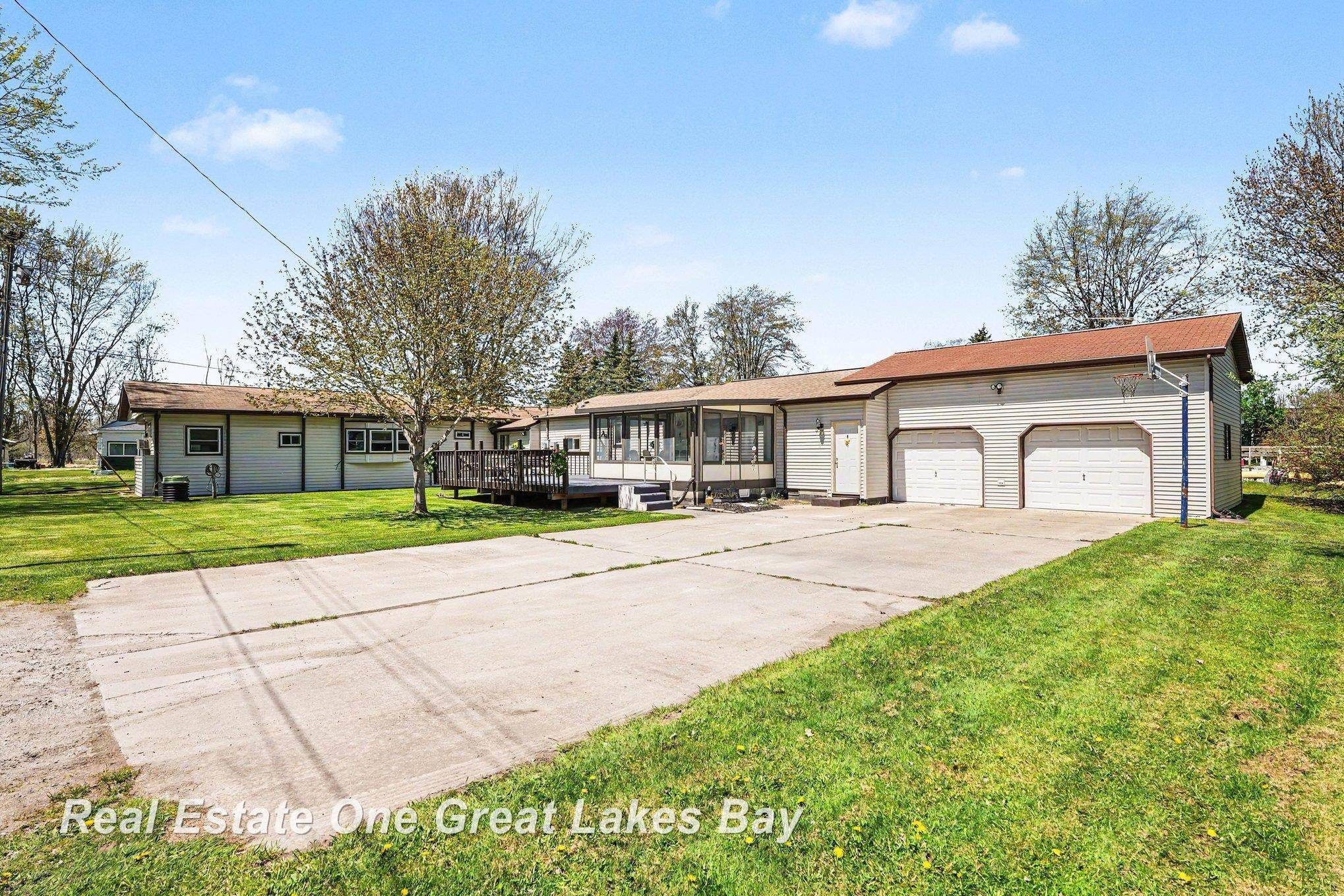 2118 Lakeview Street, Standish, MI 48658 — Photo 3