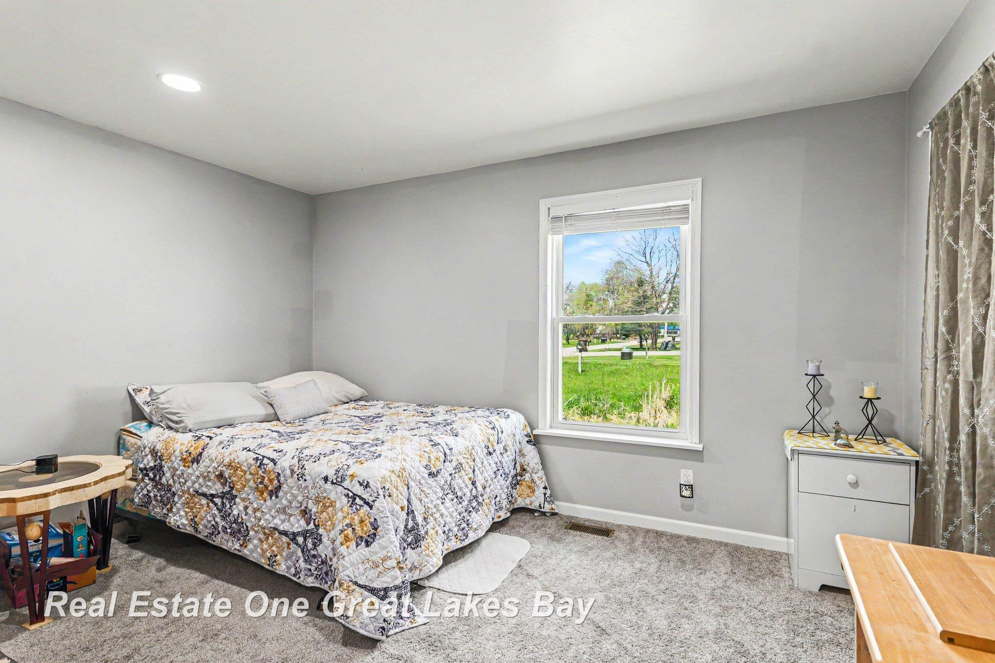 2118 Lakeview Street, Standish, MI 48658 — Photo 18