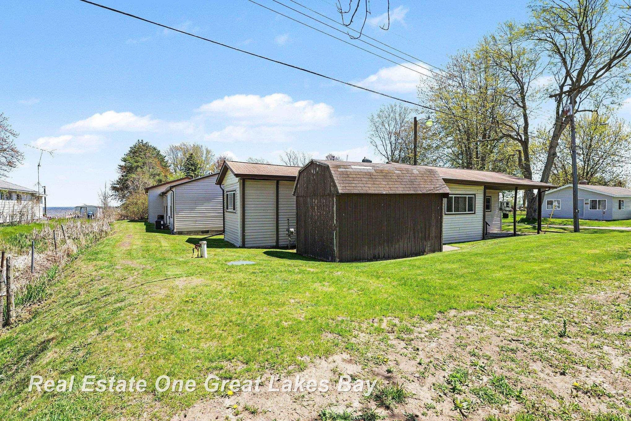 2118 Lakeview Street, Standish, MI 48658 — Photo 27