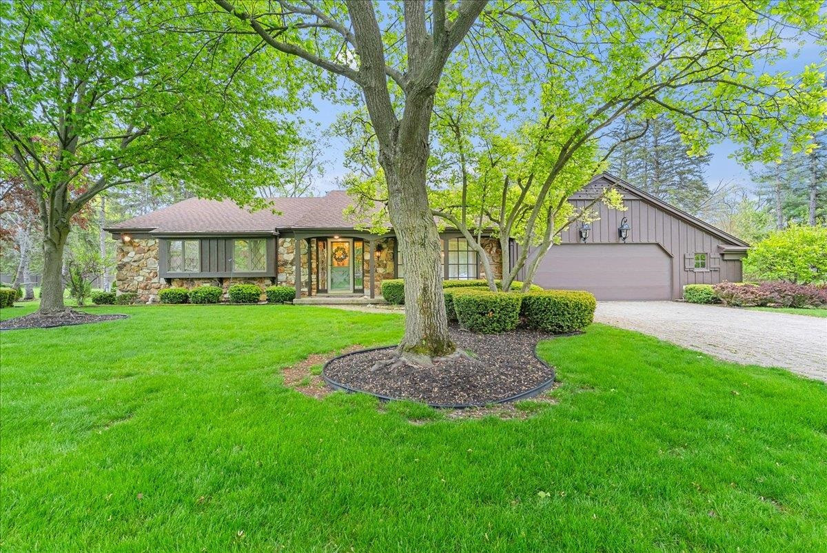 2338 Meadowdown Street, Owosso, MI 48867 — Photo 2