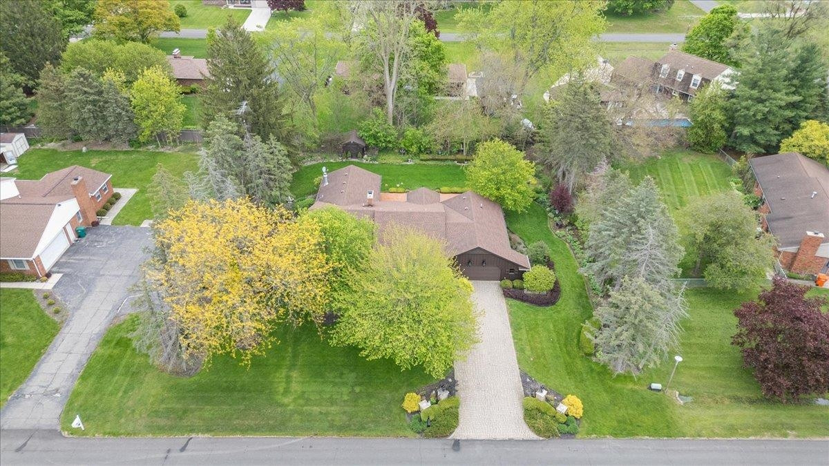 2338 Meadowdown Street, Owosso, MI 48867 — Photo 36