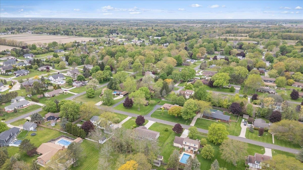 2338 Meadowdown Street, Owosso, MI 48867 — Photo 38